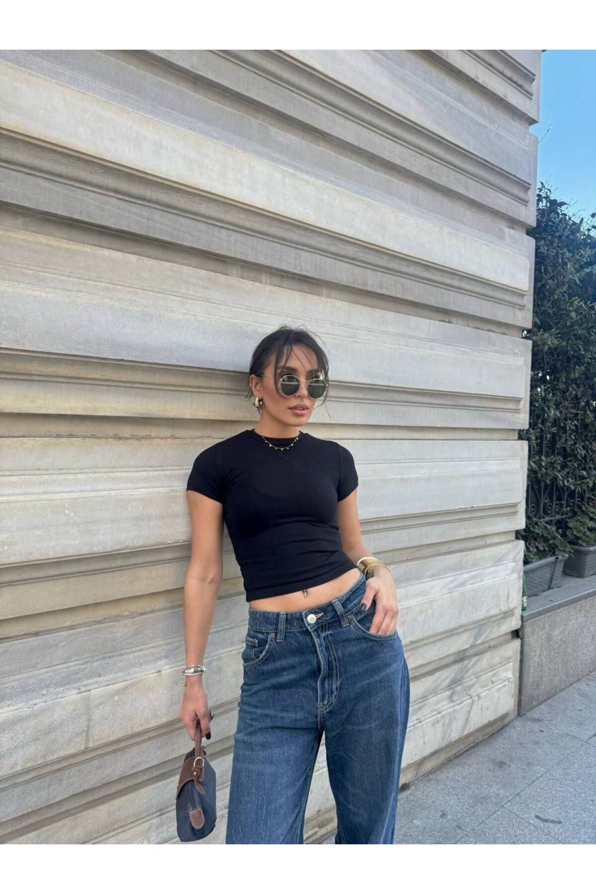 Butik Esnek Dokulu Kısa Kollu Ribana Crop