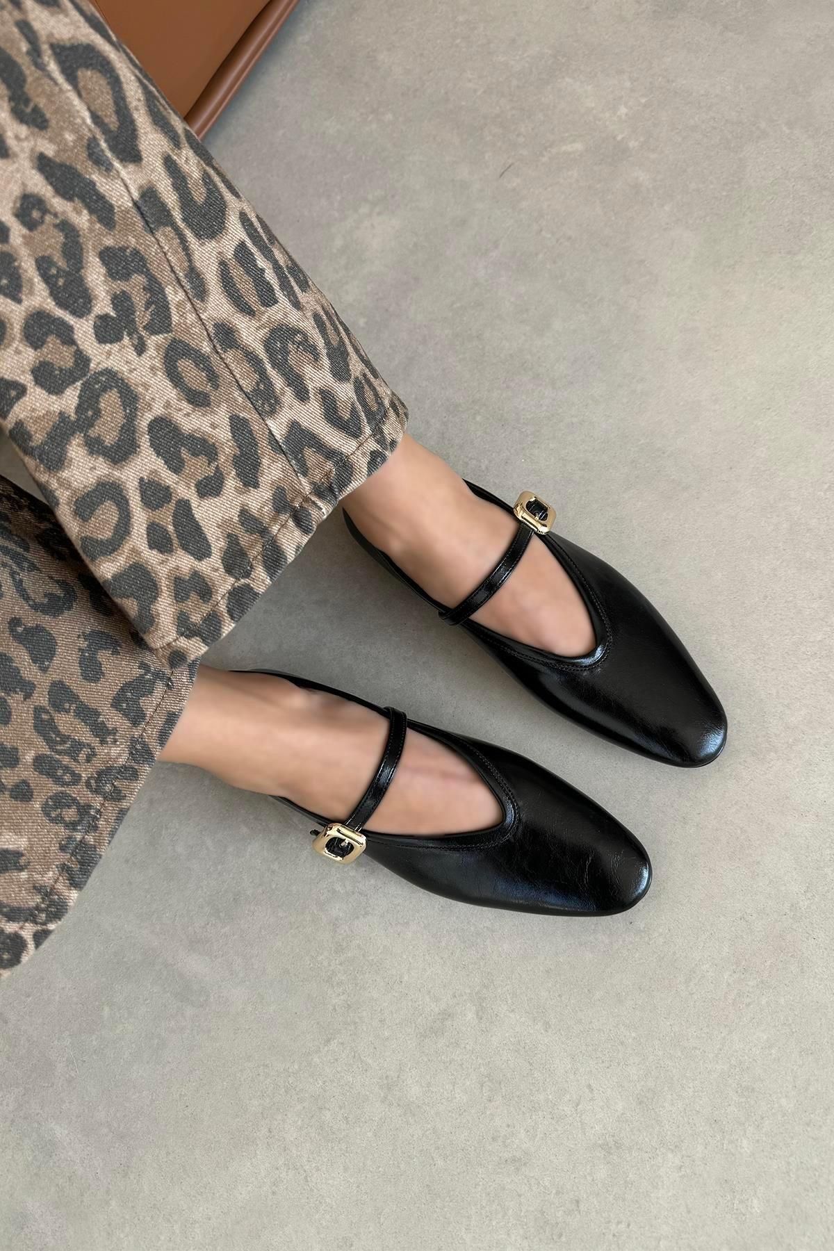 Stilbagshoes LEANNE TOKA DETAYLI KADIN BABET SİYAH