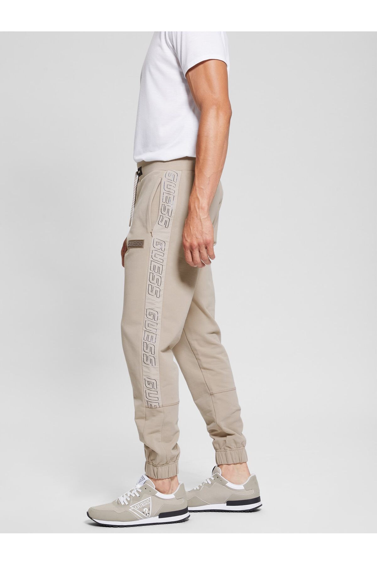 Guess-Calvin Men's Active Regular Fit Sweatpants 8