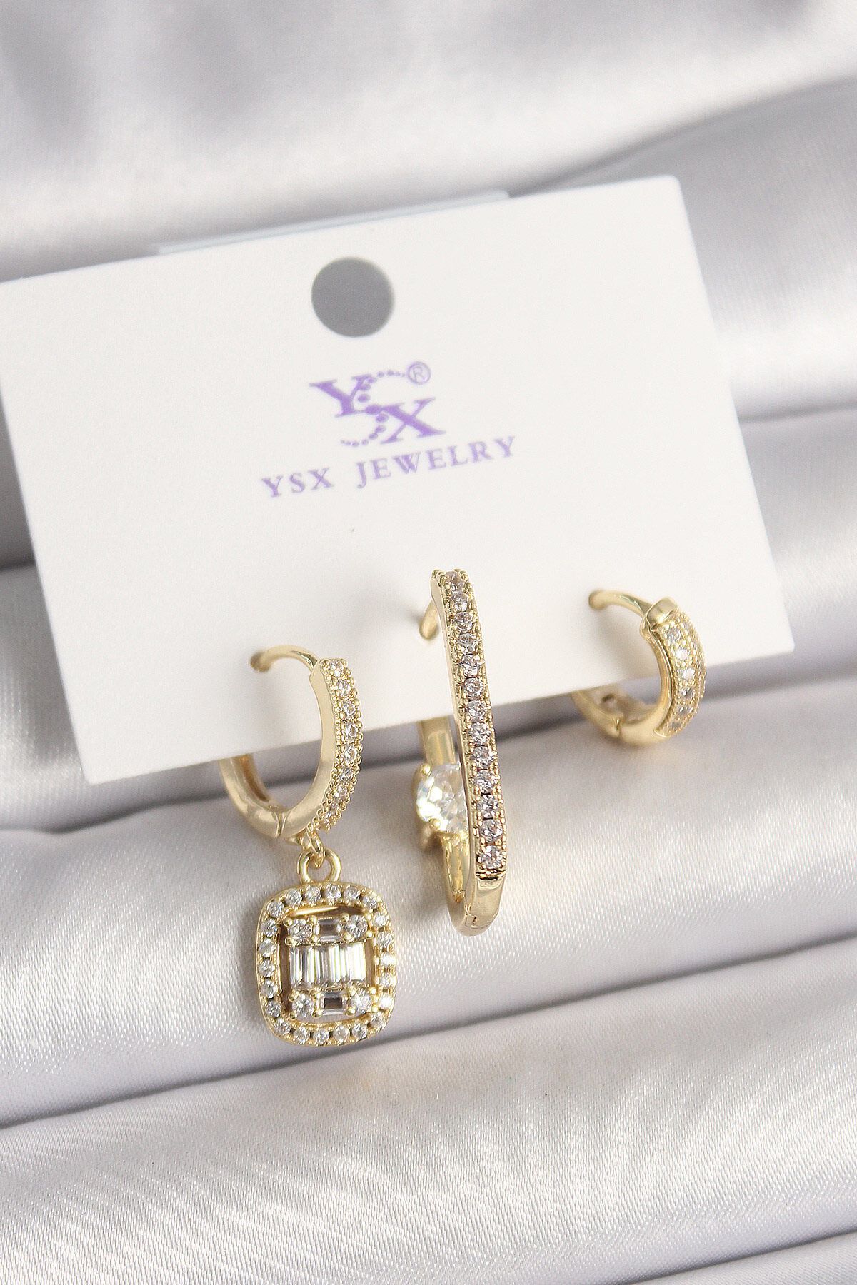 Avantaj Kapıda ® Pirinç Gold Renk Zirkon Taşlı Baget Halka Model 3'Lü Kadın Kombin Küpe