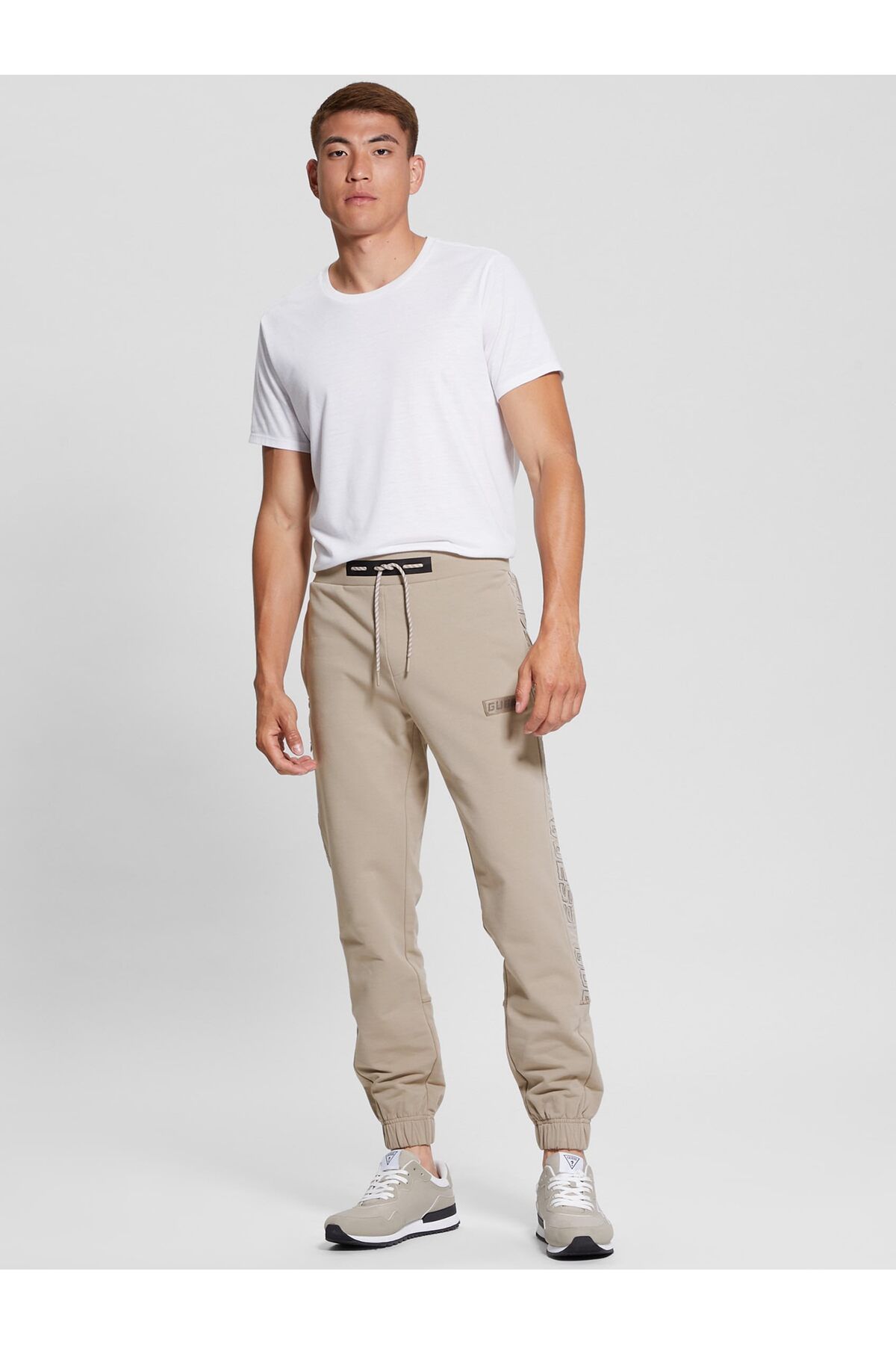 Guess-Calvin Men's Active Regular Fit Sweatpants 2