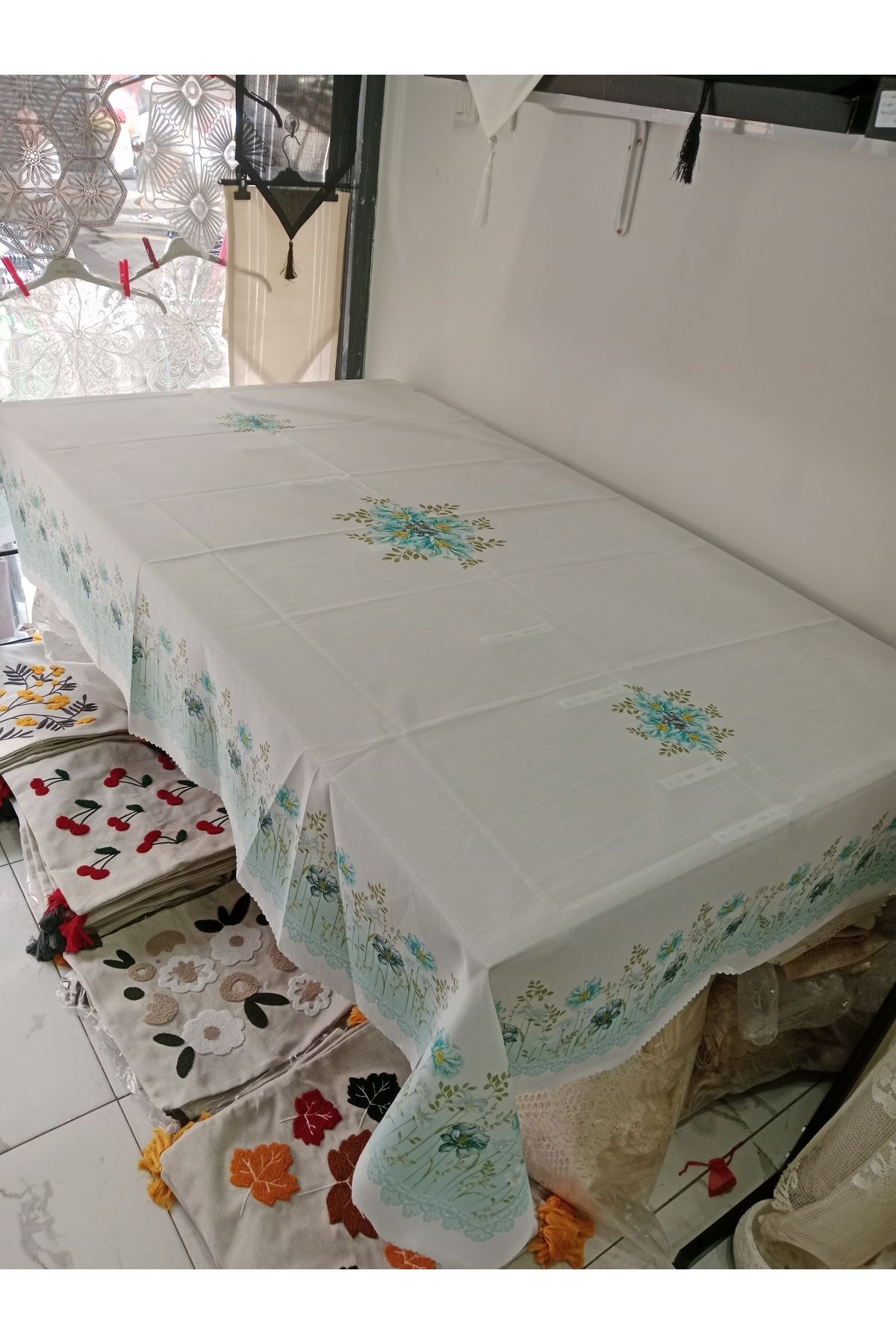 Elisam Leke Tutmaz Dertsiz Masa Örtüsü (Turkuaz desenli)