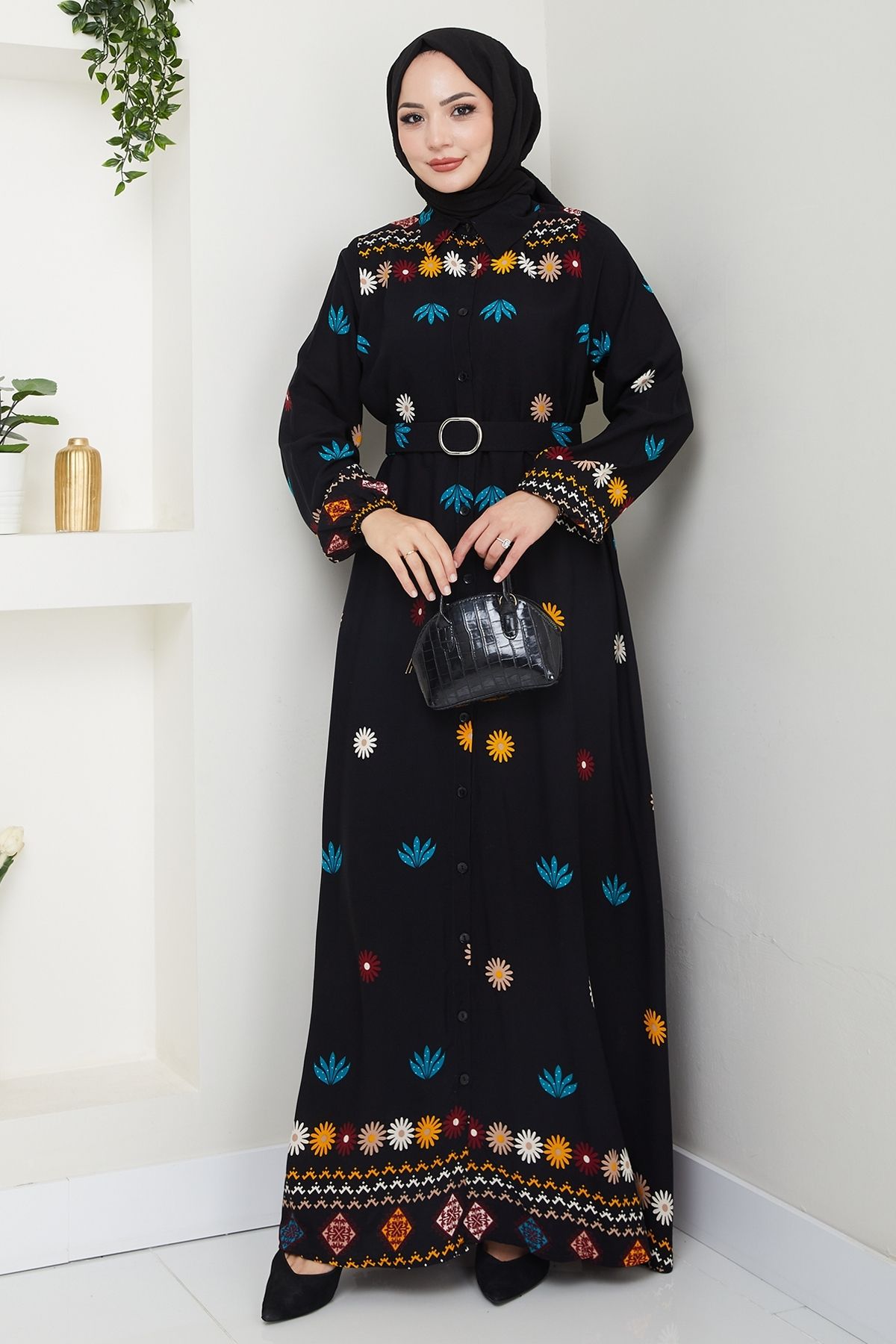 InStyle Büzgülü Çiçek Desenli Siyah Viskon Elbise