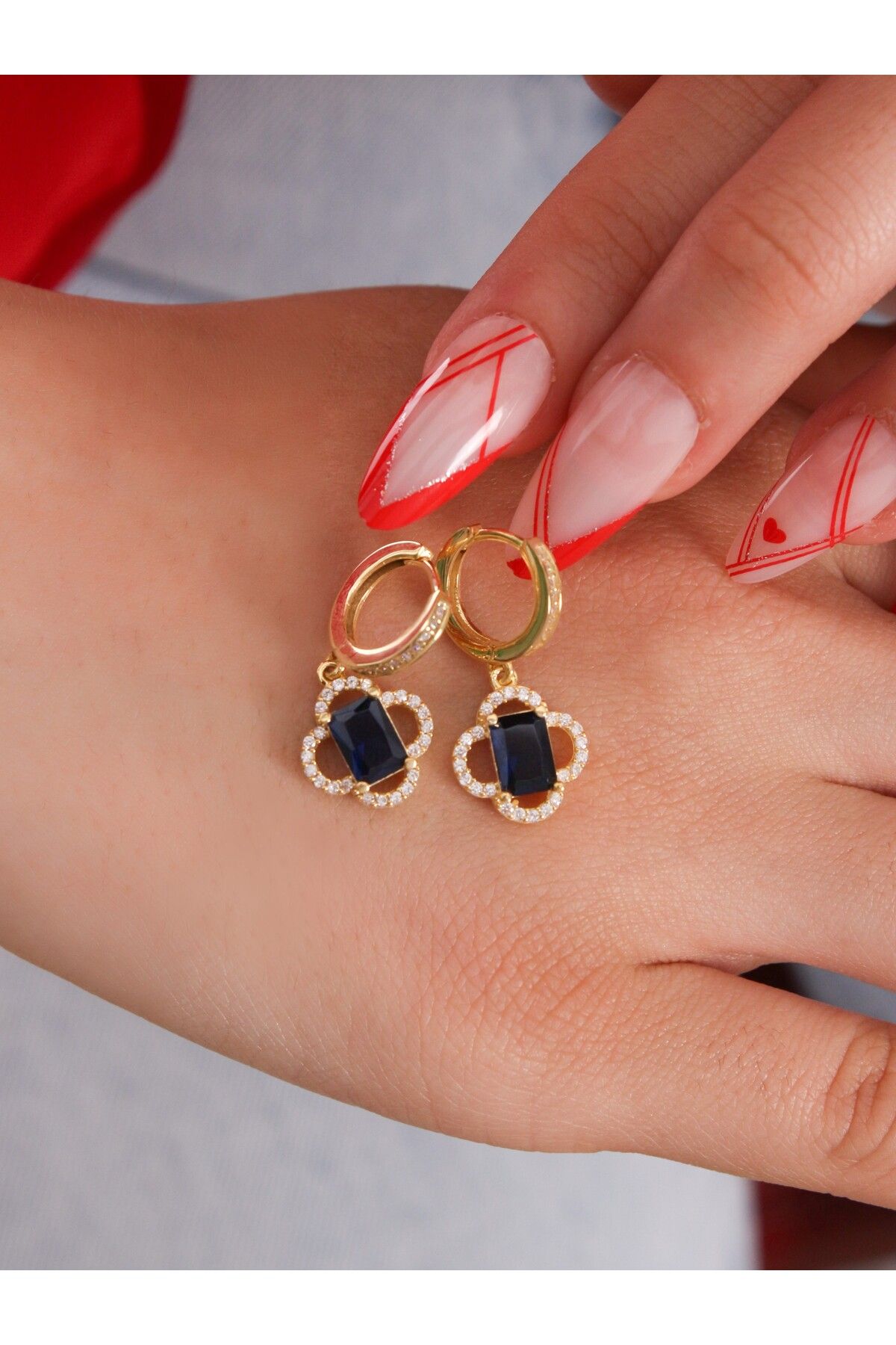 LİNOVE JEWELLERY Safir Yonca Gümüş Küpe, 925 Ayar Gümüş Baget Küpe, Lacivert Küpe, Safir Baget Küpe, Gümüş Küpe
