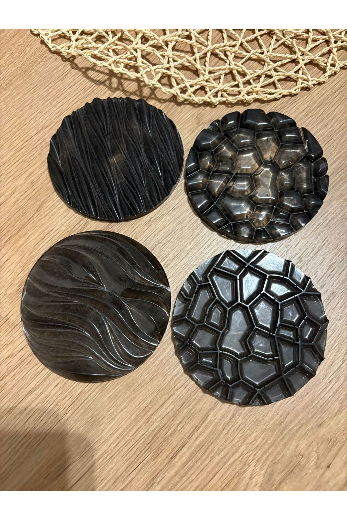 Pelince Epoksi Reçine Bardak Altlığı - 4'lü Takım - Siyah - Çap: 12 cm