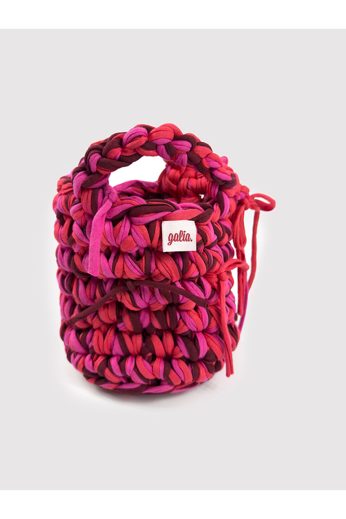 Galia Tasarım KOPYA - Berry Blaze Bucket – El Örgüsü Mini Çanta (Kırmızı & Fuşya Tonları)