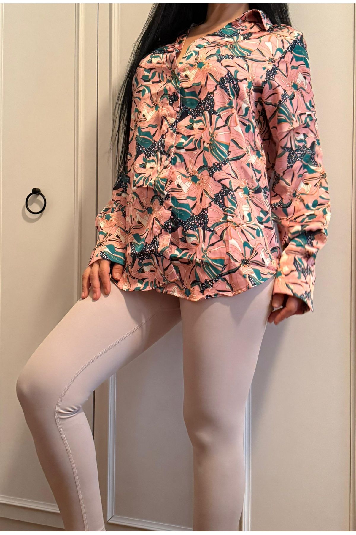 Lovely butik KADIN SATEN ÇİÇEK DESENLİ GÖMLEK