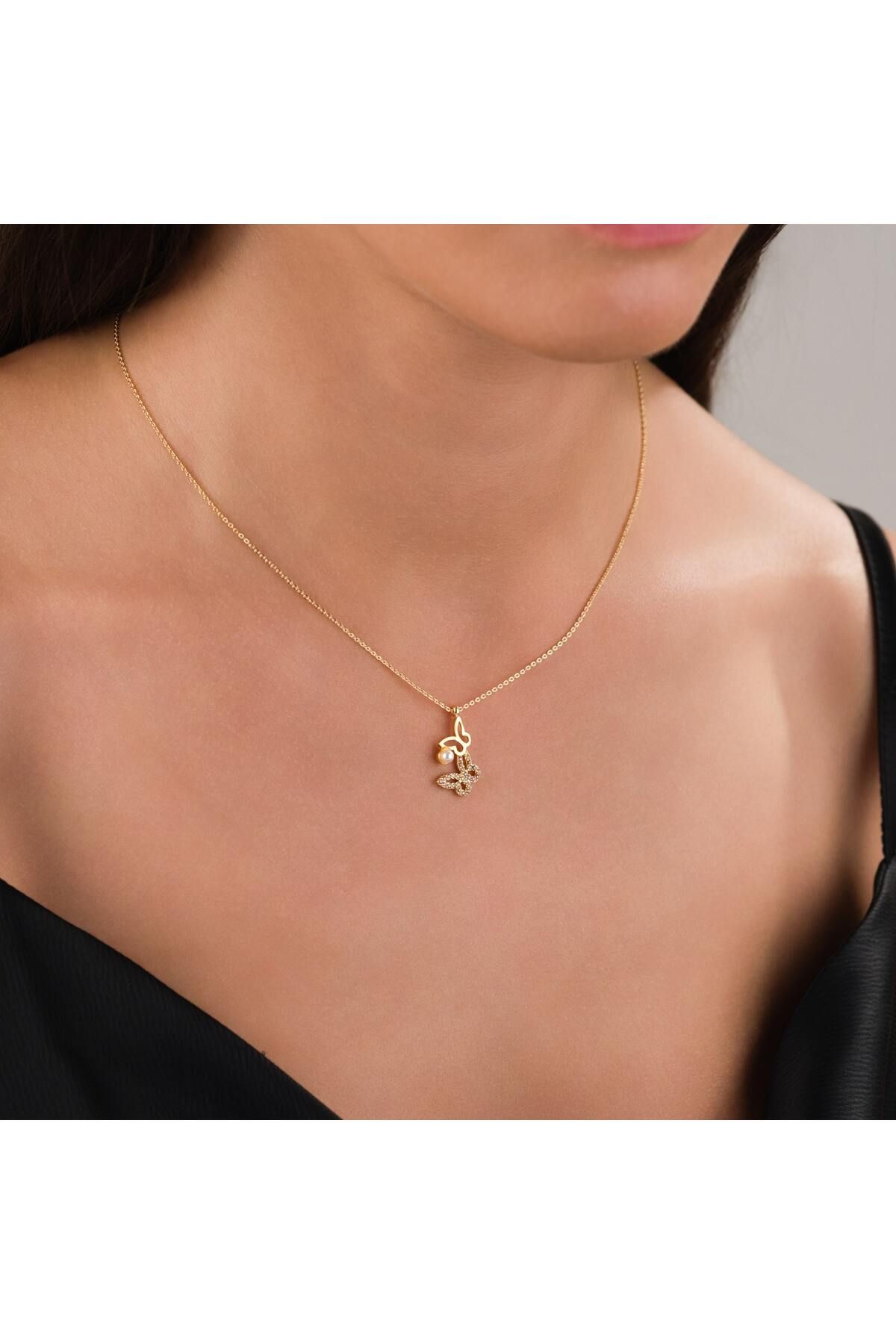 HOBİSY GIFT SHOP Zirkon Taşlı Kelebek ve İnci Detaylı Gold Renk Çelik Kolye