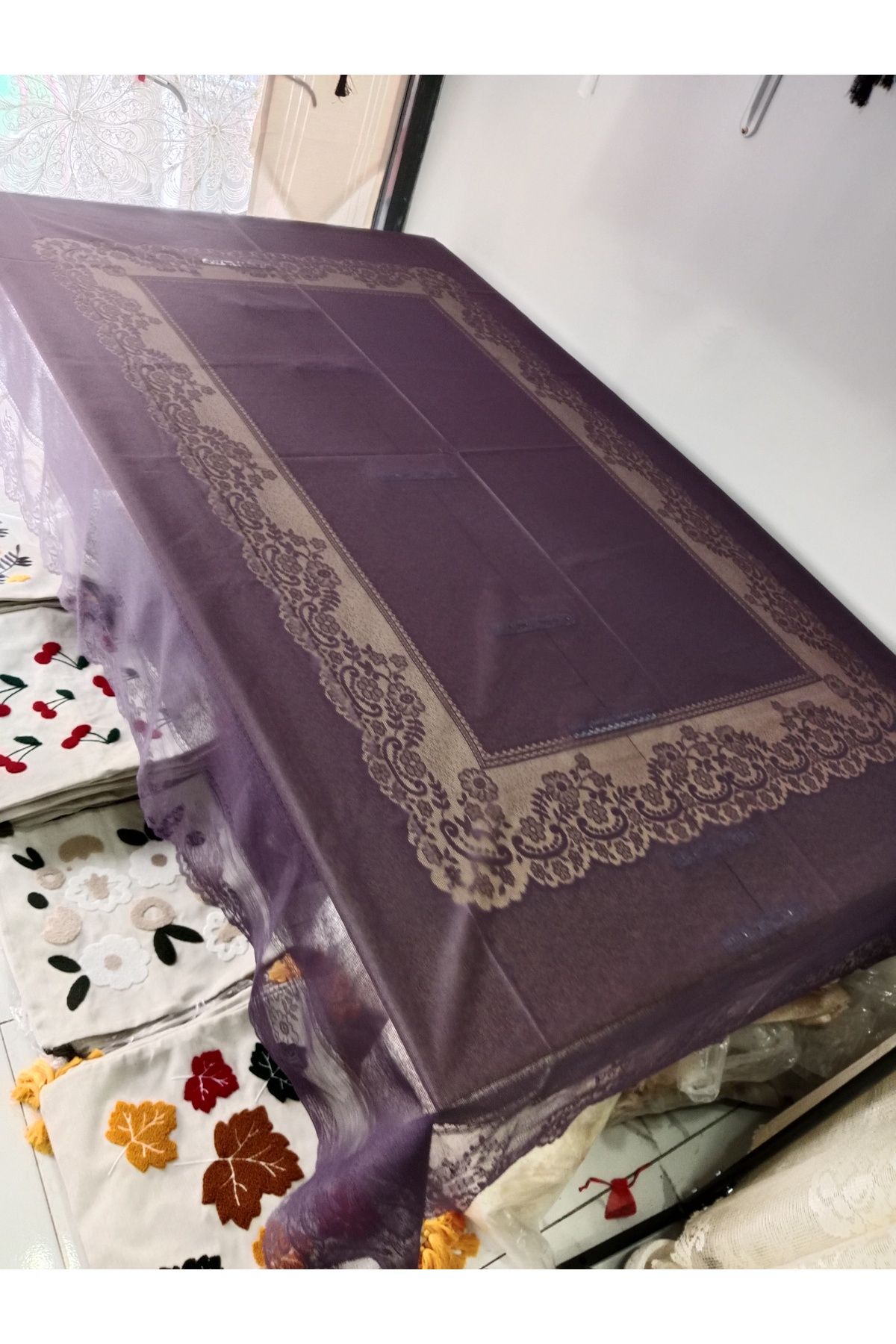 Elisam Leke Tutmaz Dertsiz Masa Örtüsü (Mor Renkli)
