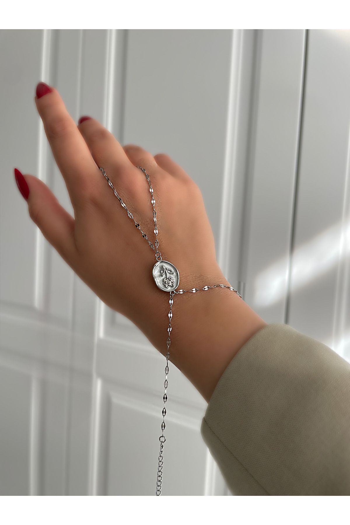 JELLY Kadın Çelik Zirkon Taşlı Sedefli Gül Model Ayarlanabilir Tasarım Şahmeran Bileklik