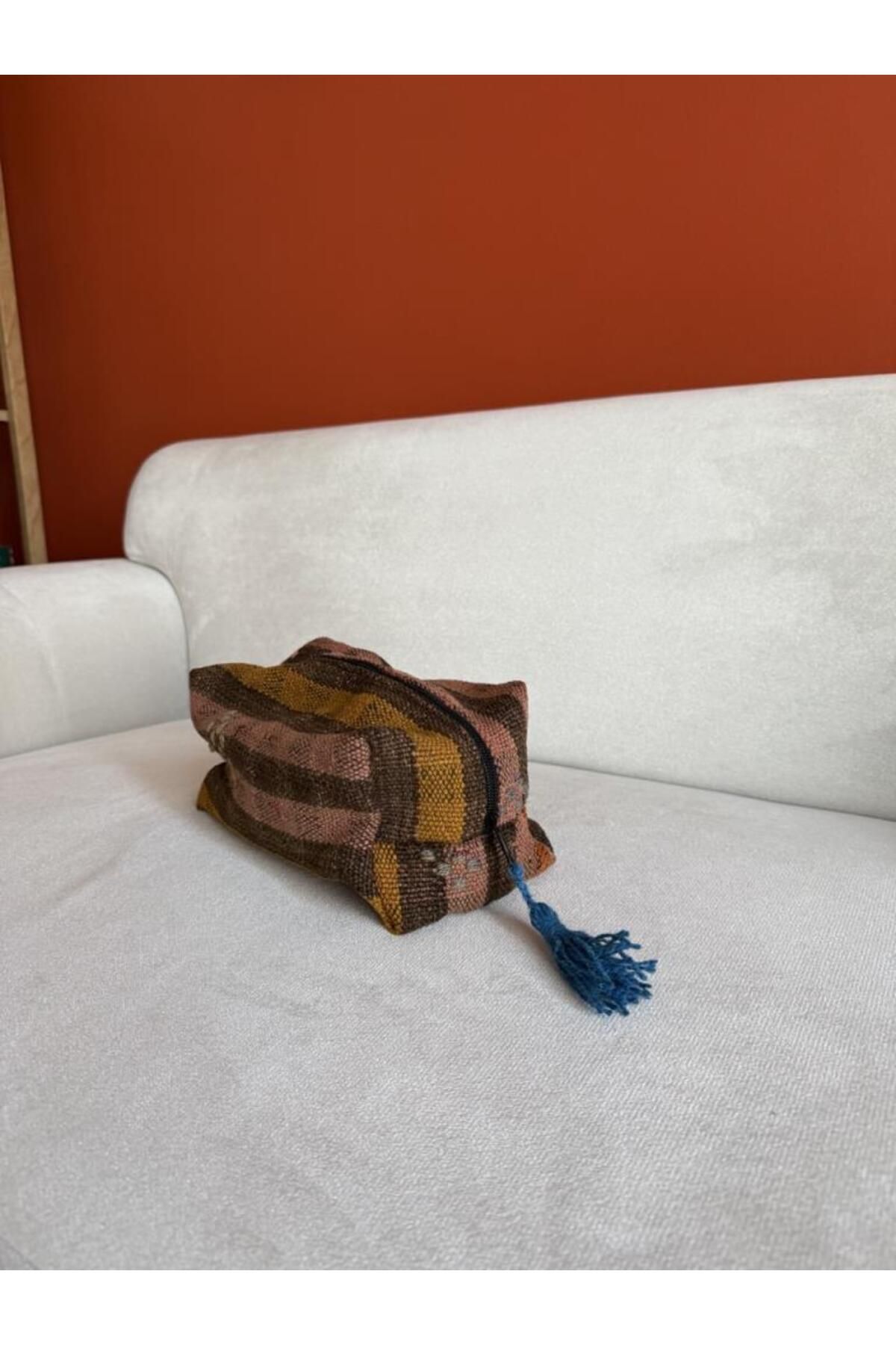 DesignEv El Dokuma Kilimden Yapılmış Boho Stili Çanta, Vintage Kilim Desenli El Yapımı Kadın Çantası