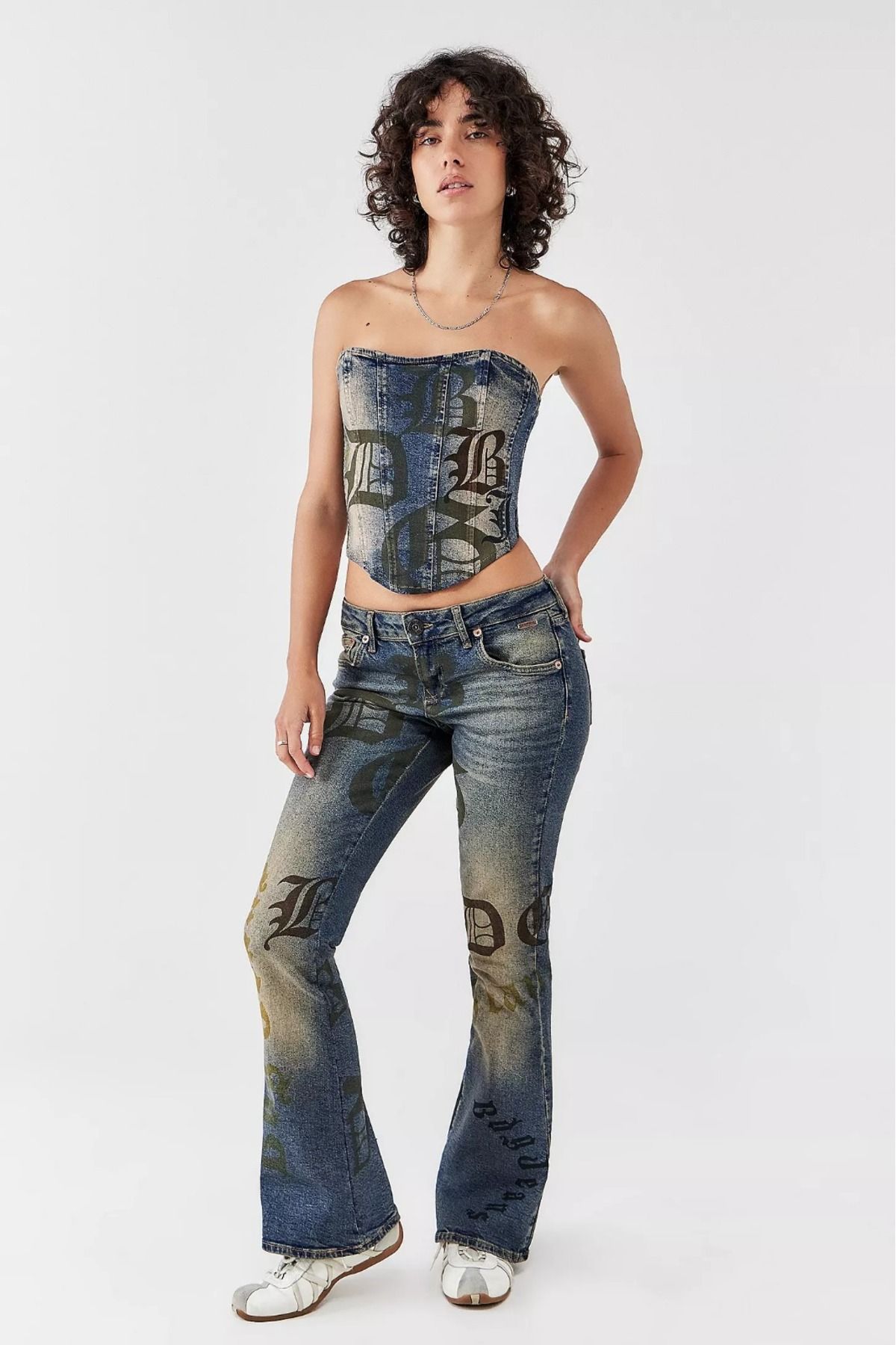 VibeGaia Yazılı Eskitme Bootcut Flare Jean