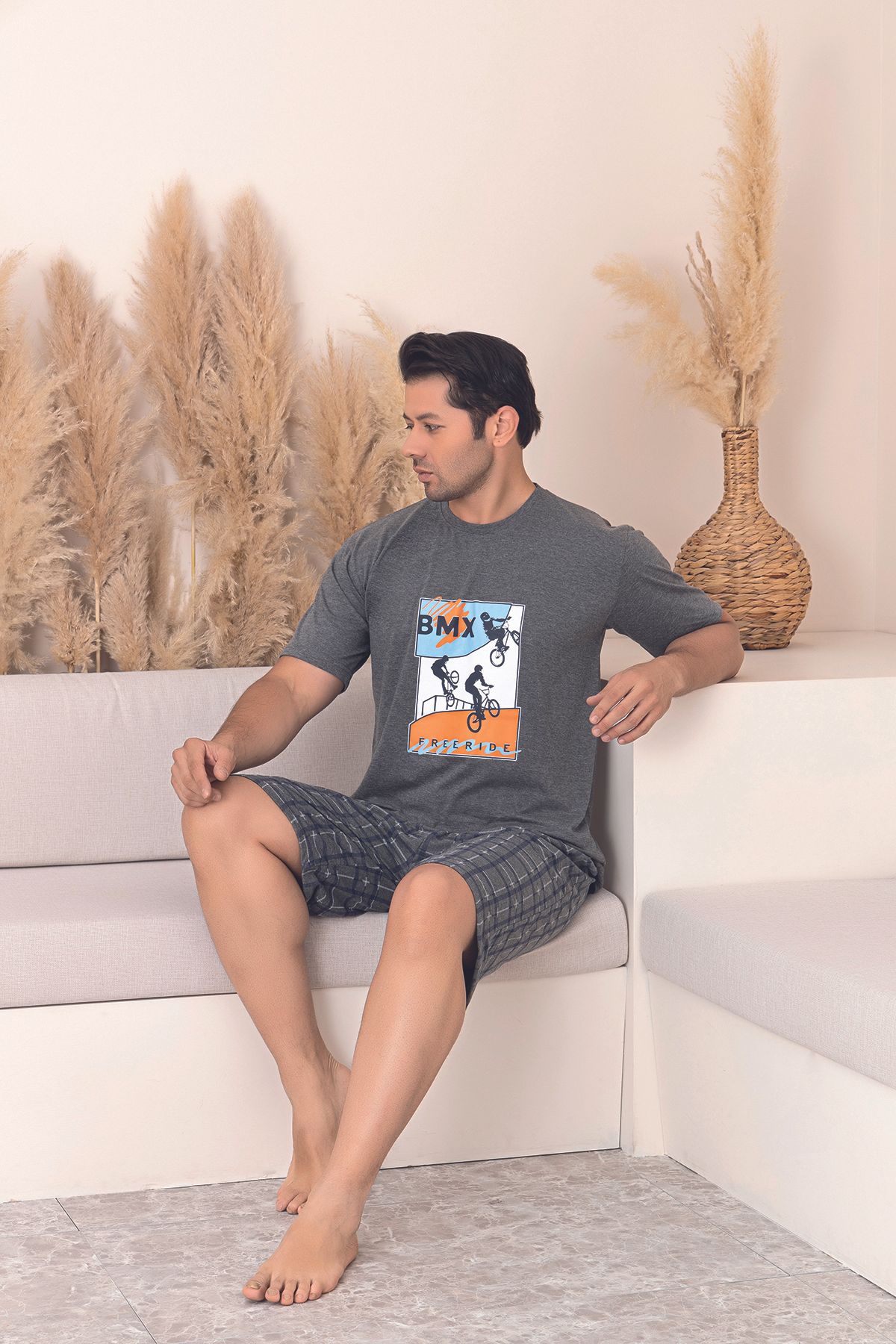Sude HOMEWEAR ERKEK DESENLİ KISA KOL ŞORTLU PİJAMA TAKIMI