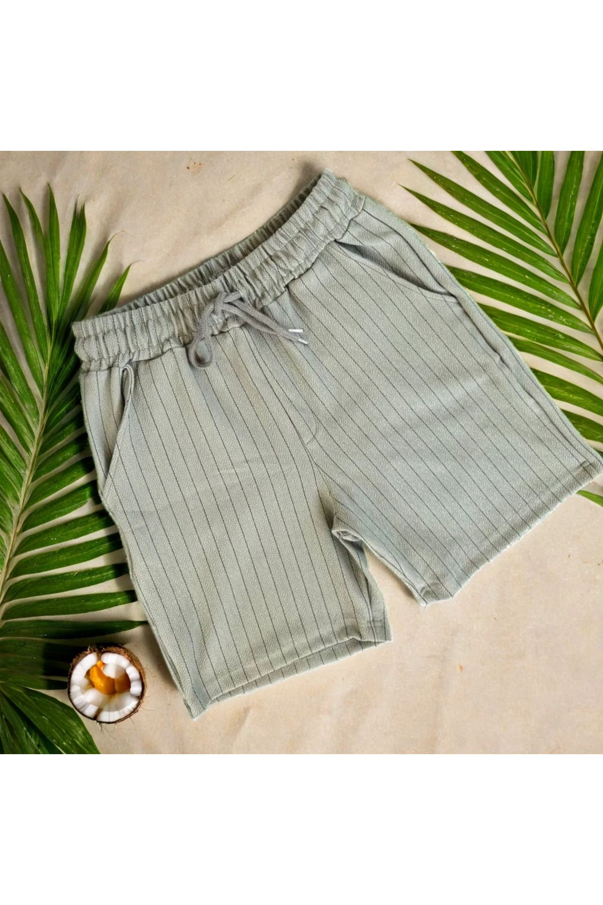 Fifty Color Alaçatı Stili, Premium Kalite, Krep Kumaş, Çizgi Detaylı, Unisex Şort