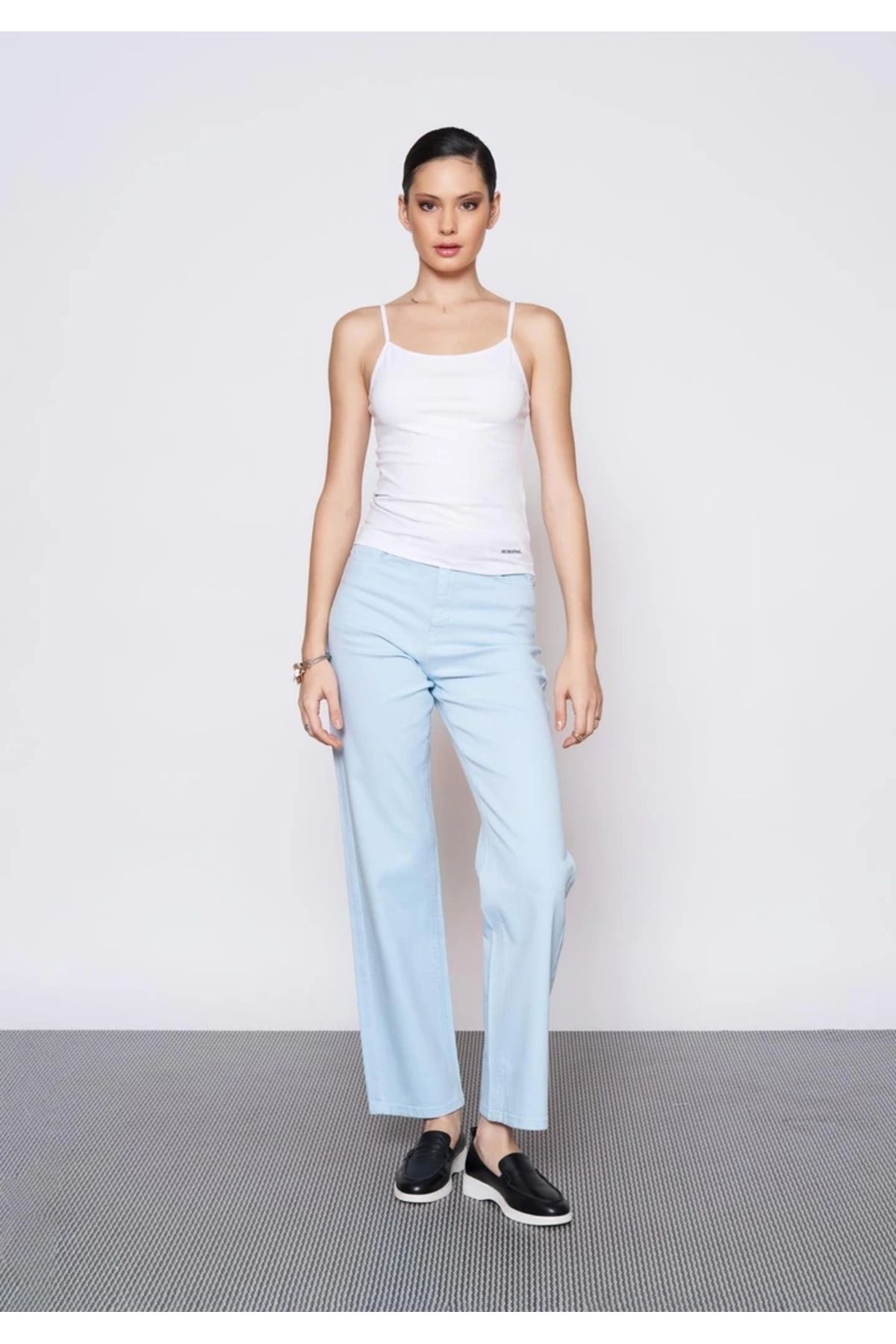 EUROFASHION İnce Askılı Beyaz Top