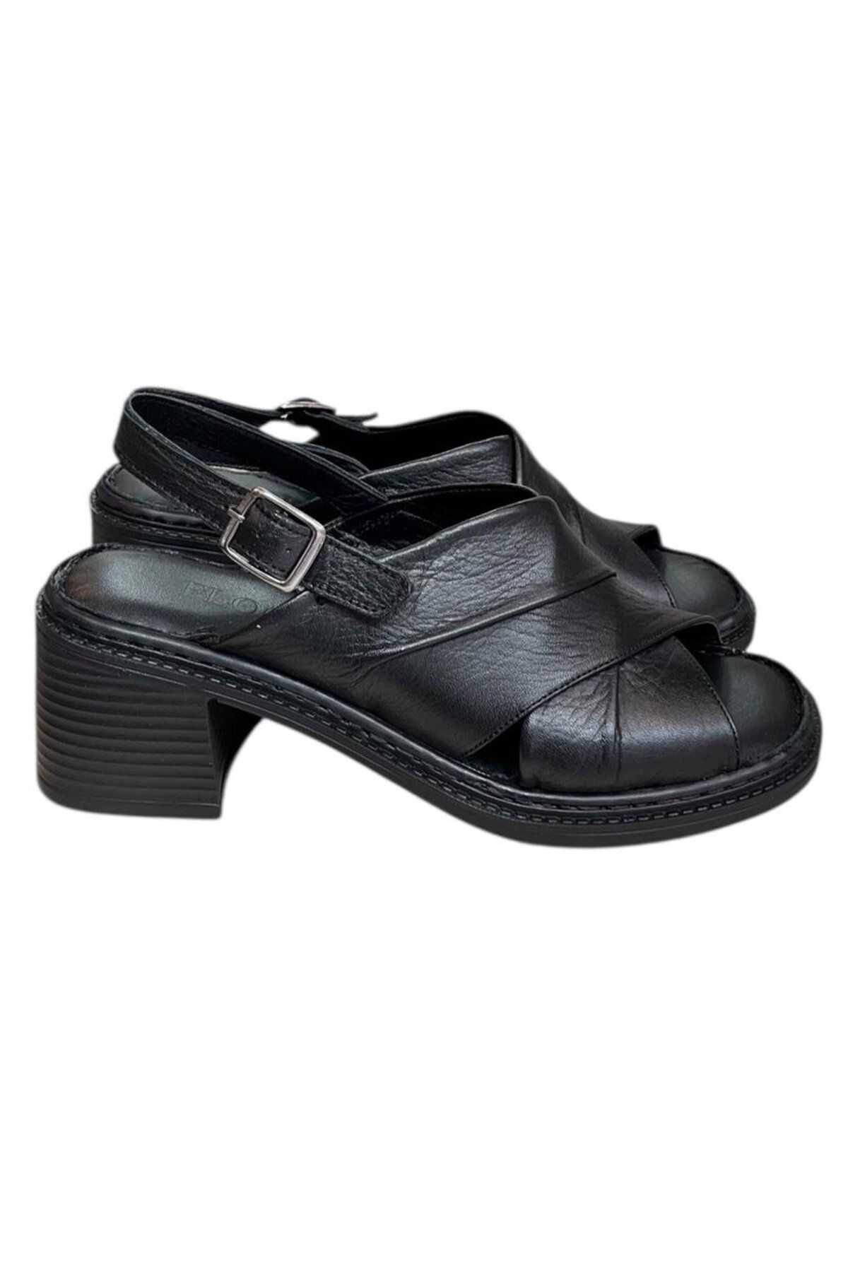 TUFAN SHOES Siyah Hakiki Deri Çapraz Bantlı Puf Taban Topuklu Sandalet