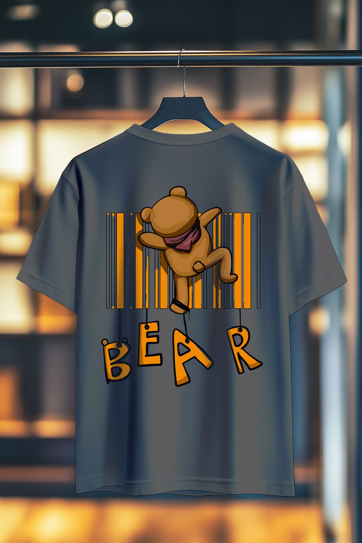 BookOrBook Bear Climbing %100 Pamuk Premium Kalite Sırt Baskılı T-Shirt