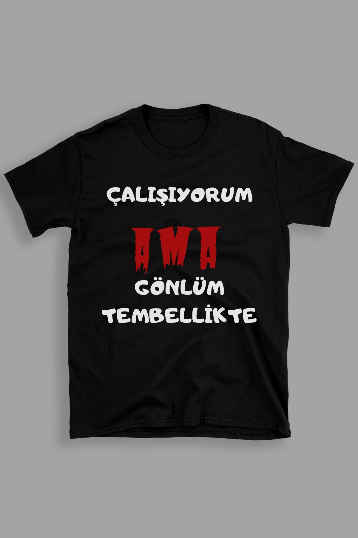 giftkonsept Çalışıyorum Ama Gönlüm Tembellikte Komik Hediyelik %100 Pamuklu Regular Siyah Tişört