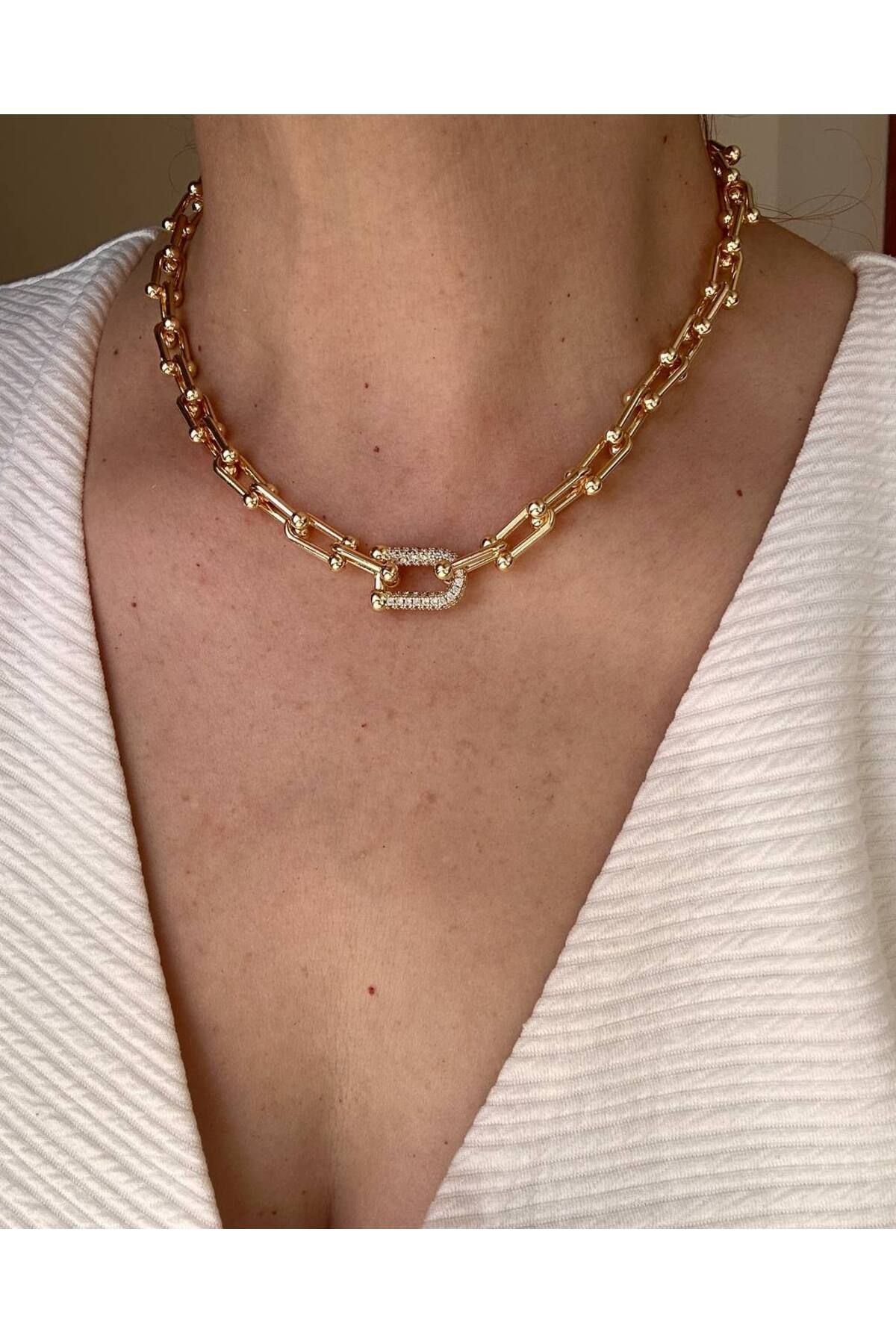 Esmeray Aksesuar Gold Renk Zirkon Taşlı Vip Seri Rodyum Kaplama Kolye Uzunluk 37 cm. 42 cm.