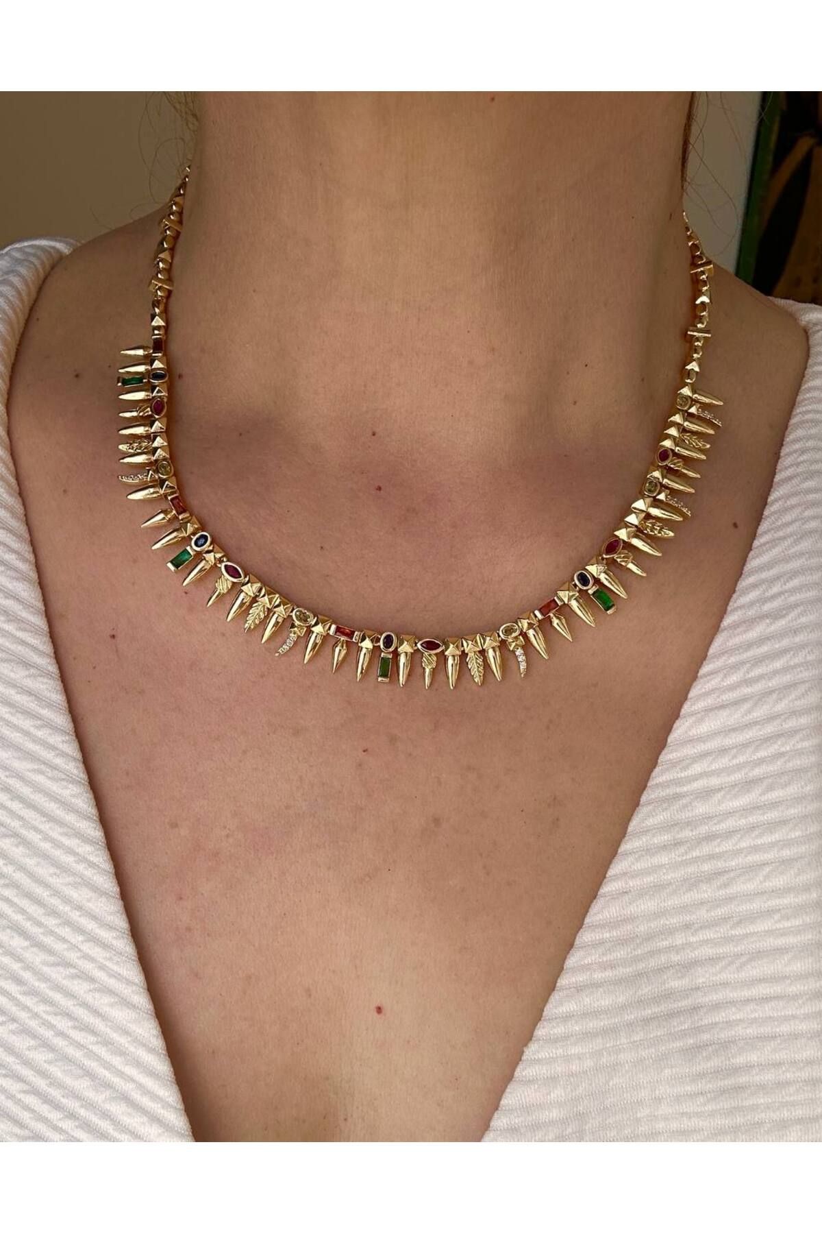 Esmeray Aksesuar Gold Renk Zirkon Renkli Taşlı Lazer Kesim Vip Seri Rodyum Kaplama Kolye Uzunluk 45 cm.