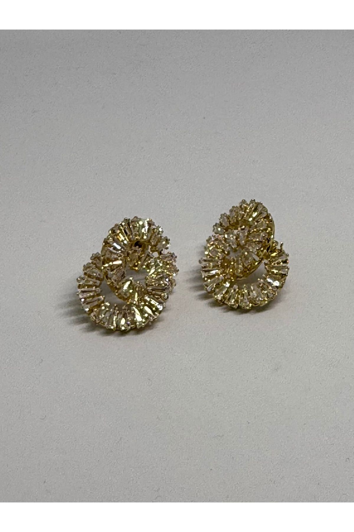 Gulsah's Store Zircon stone 925 gümüş girişli zirkon taşlı gold küpe