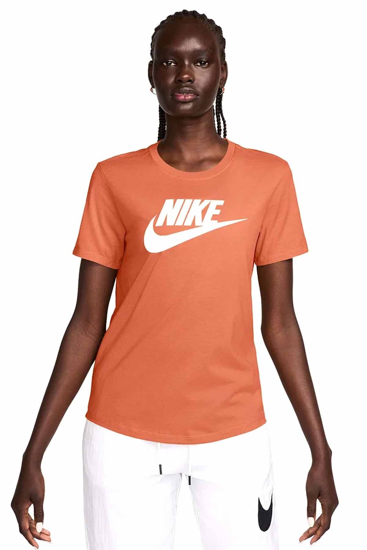 Nike Kadın Tişört Sportswer