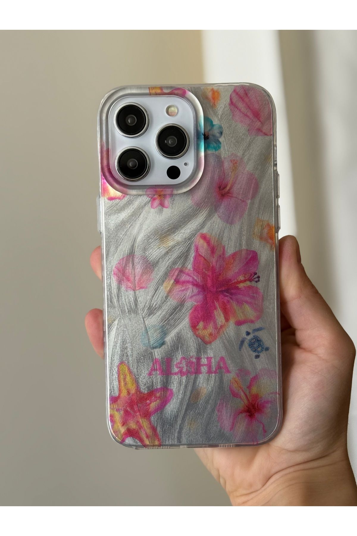 FİŞNEİLETİŞİM İPHONE 15 PRO UYUMLU YAZILI ÇİÇEK DESENLİ HOLOGRAMLI KILIF
