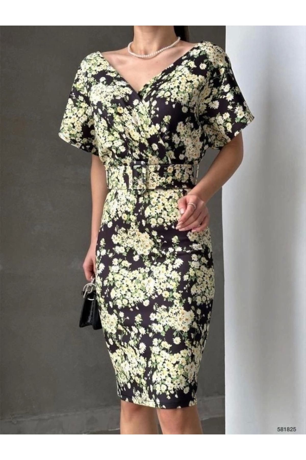 Butik Kadın Dalgıç Kumaş V Yaka çiçek Desenli Kuşaklı Kalem Elbise