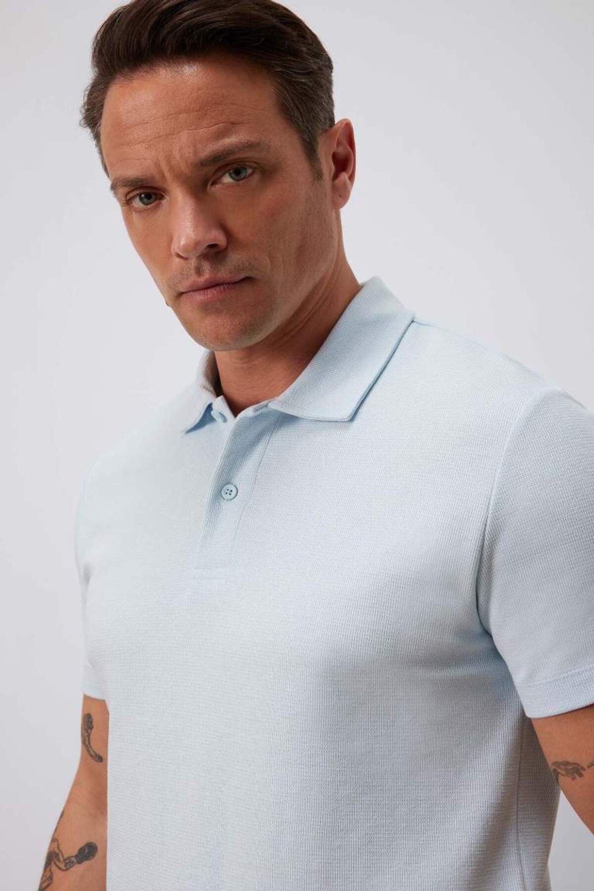 DeFacto Yeni Sezon Regular Fit Dokulu Basic Düz Kısa Kollu Polo Tişört