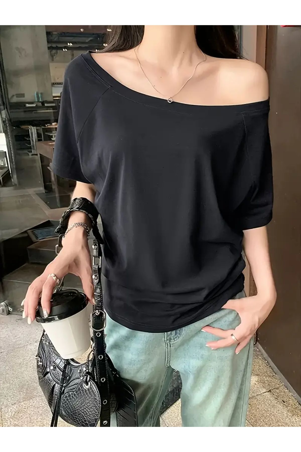 Koklonmoda Kadın Düşük Omuz Kayık Yaka Baskılı T-Shirt