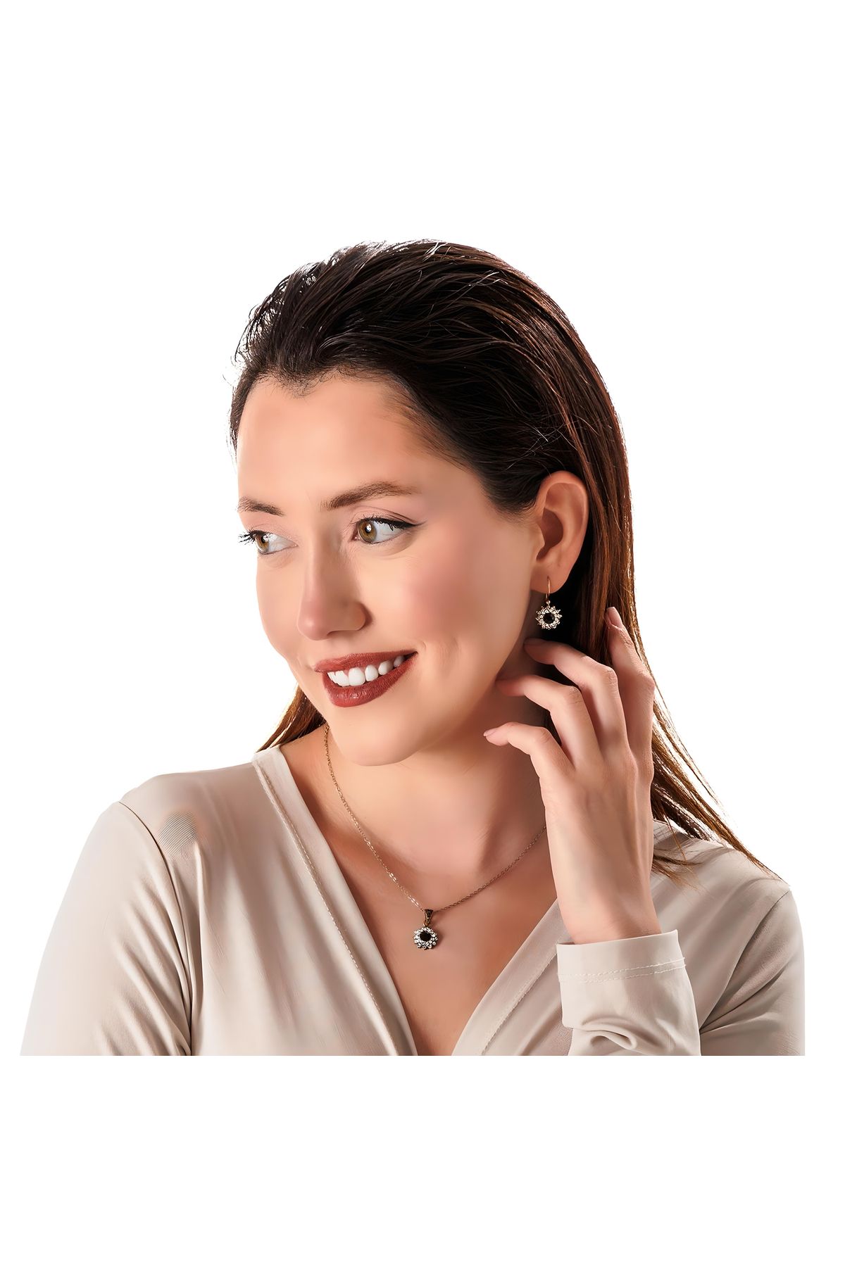 Atelier LEO Handmade Jewellery KLASİK IŞILTI SİYAH KÜPE KOLYE TAKIM BAKIR EL YAPIMI KRİSTAL TAŞLI KARARMA YAPMAZ KADIN TAKI SETİ