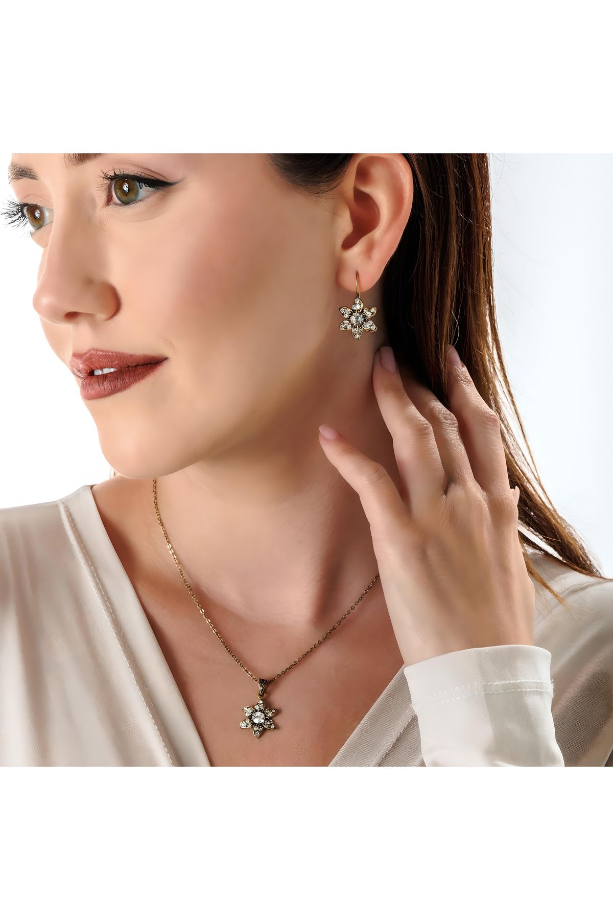 Atelier LEO Handmade Jewellery HAZİRAN GECESİ KÜPE KOLYE TAKIM BAKIR EL YAPIMI KRİSTAL TAŞLI KARARMA YAPMAZ KADIN TAKI SETİ