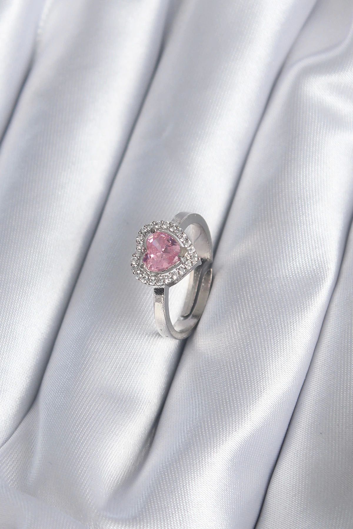 Ekince Pirinç Gümüş Renk Pembe Zirkon Taşlı Charm Model Kadın Yüzük