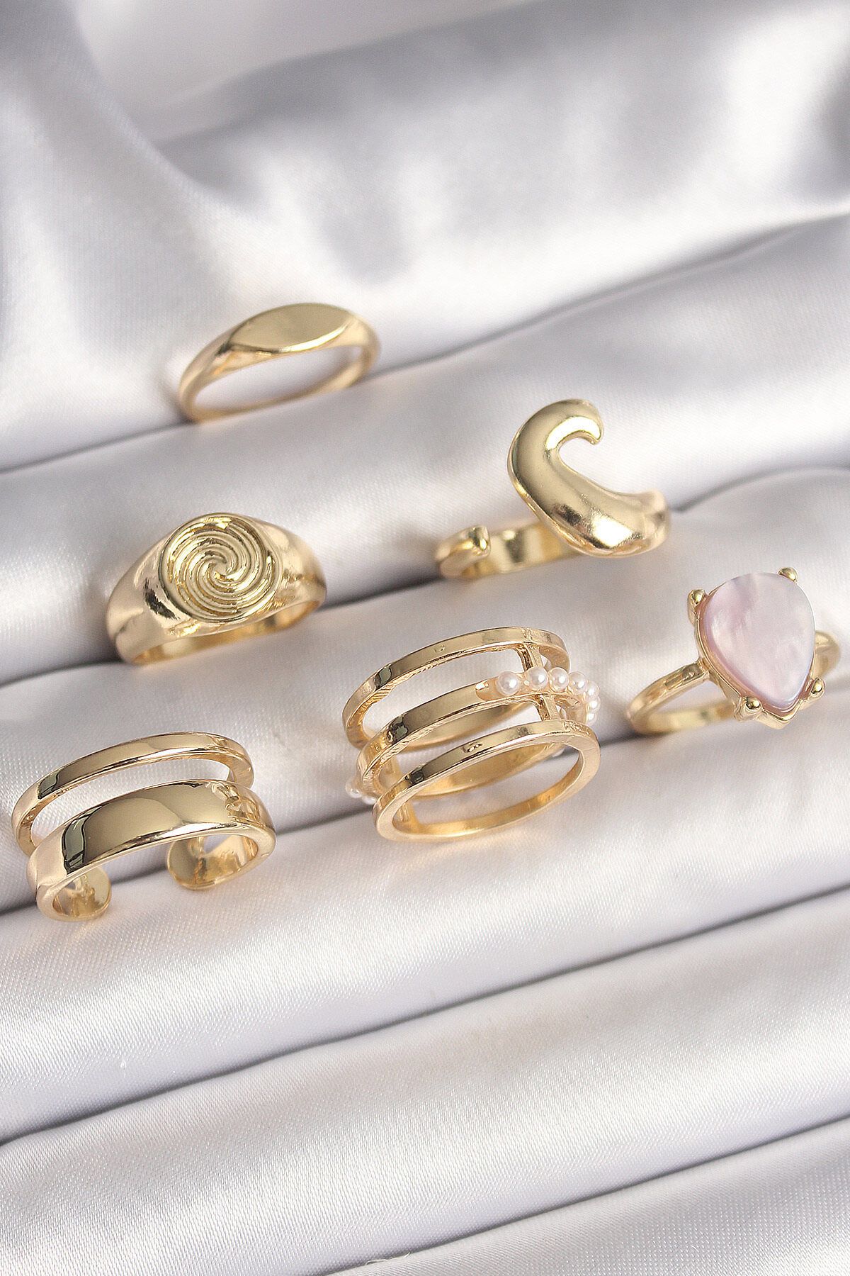 Avantaj Kapıda ® Pirinç Gold Renk Pembe Damla Mineli Sarmal İşleme Detaylı 6'Lı Kadın Yüzük Seti