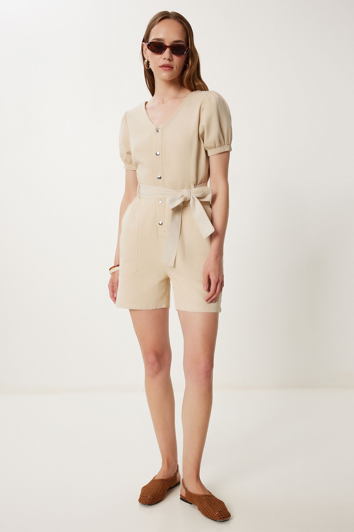 Happiness İstanbul Kadın Krem Kemerli Mini Gabardin Tulum WF00112