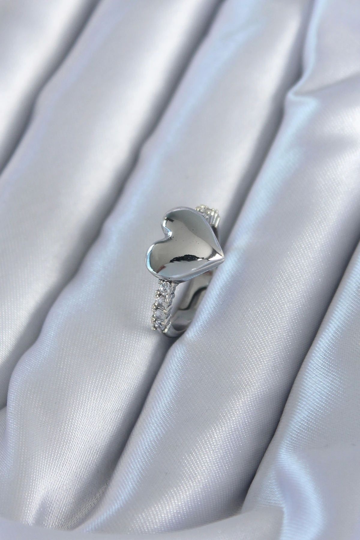 OurStyles Gümüş Renk Pirinç Zirkon Taşlı Kalp Model Kadın Yüzük - TJ-BYK2820