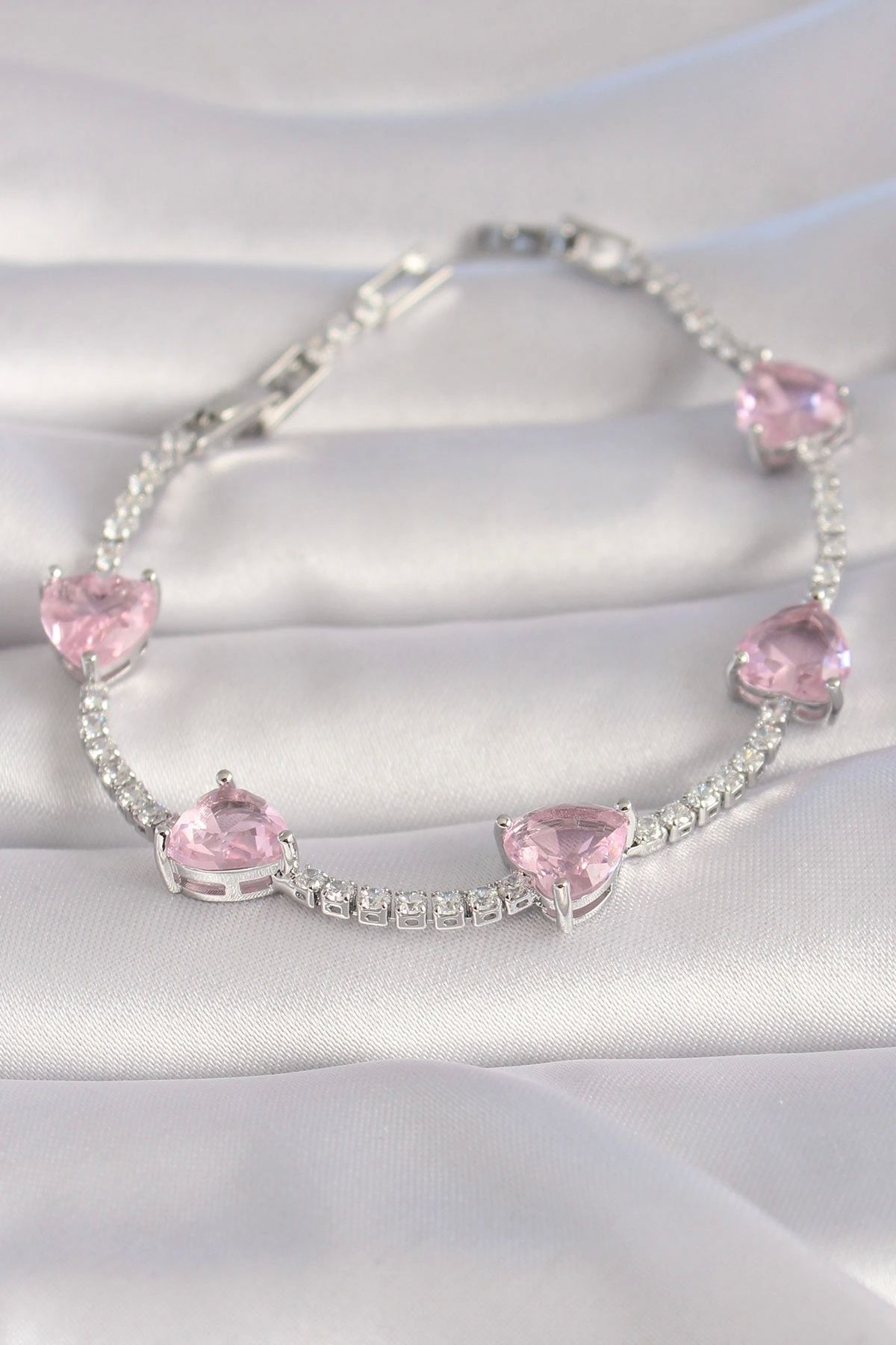 OurStyles Pirinç Gümüş Renk Pembe Zirkon Taşlı Kalp Model VIP Seri Kadın Bileklik - TJ-BB5982