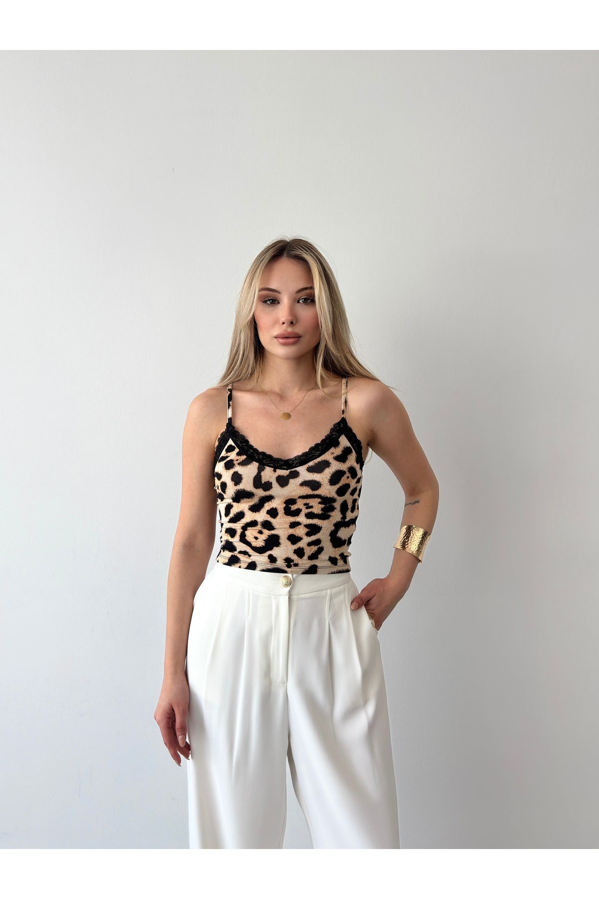 Vinales Leopar Desenli Dantelli Askılı Body