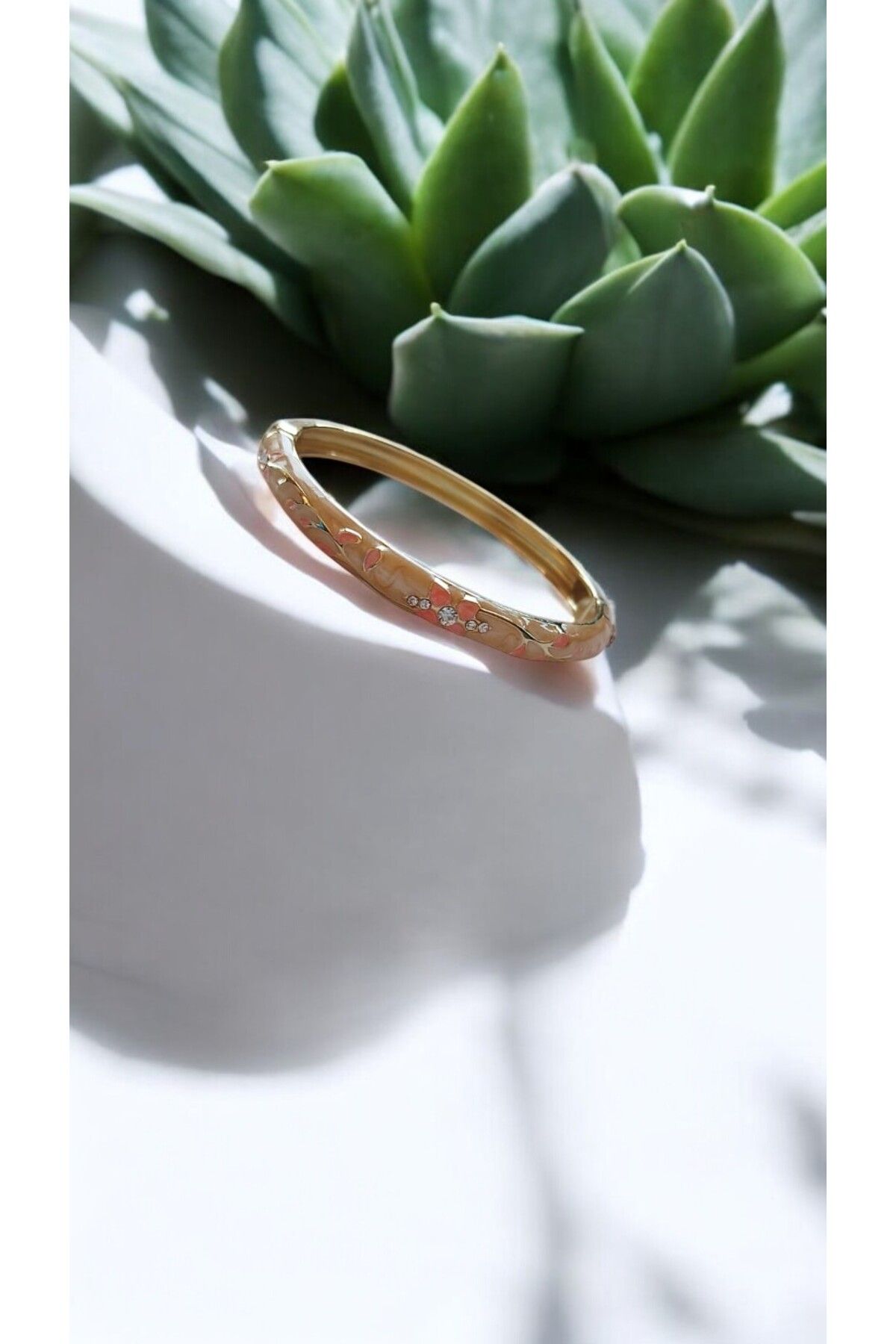 NOVA JEWELLERY Özel Seri Mineli Çelik Kelepçe |