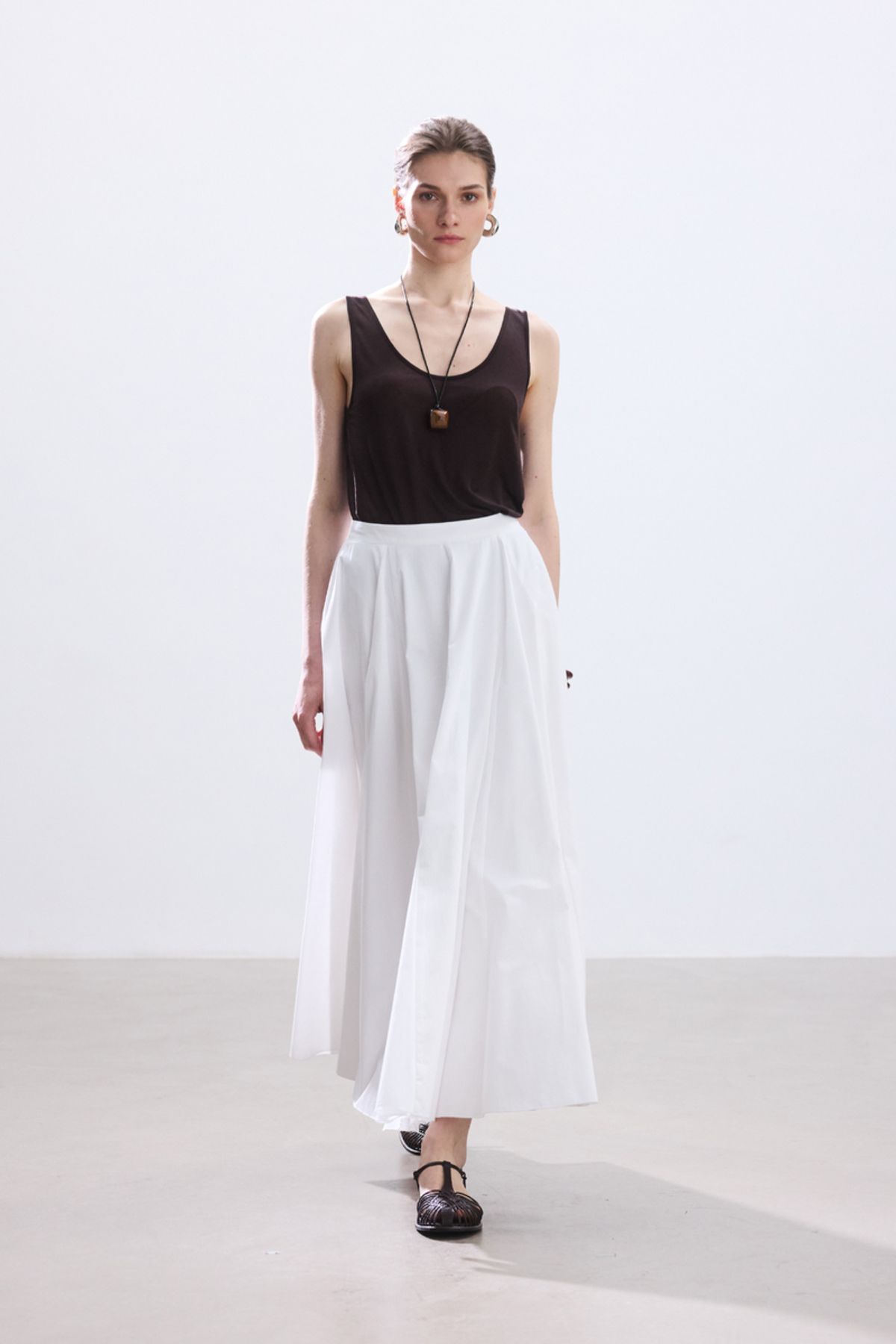 complete the look image