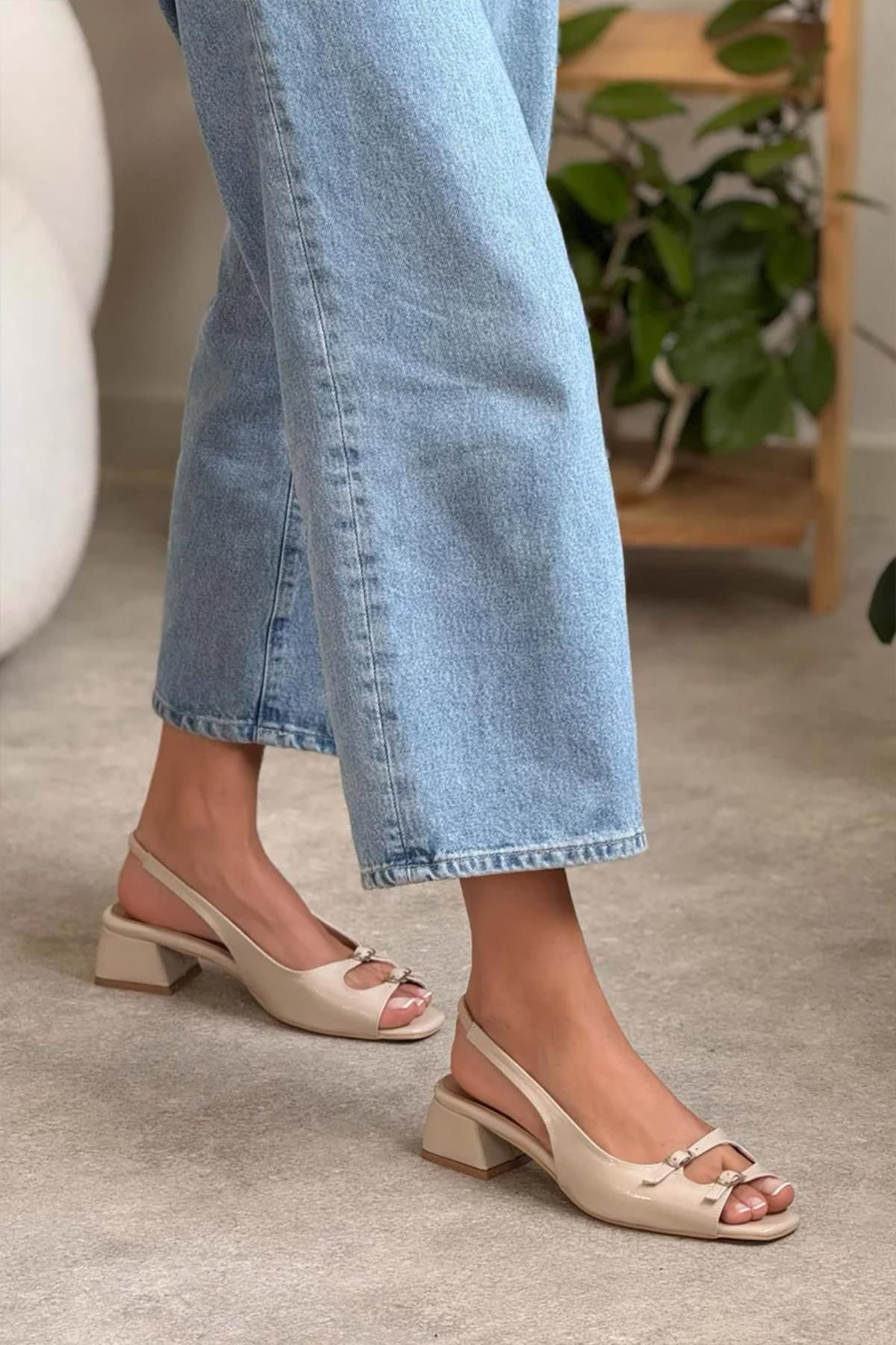 Stilbagshoes CARLA ÇİFT TOKA DETAYLI TOPUKLU KADIN GÜNLÜK AYAKKABI BEJ