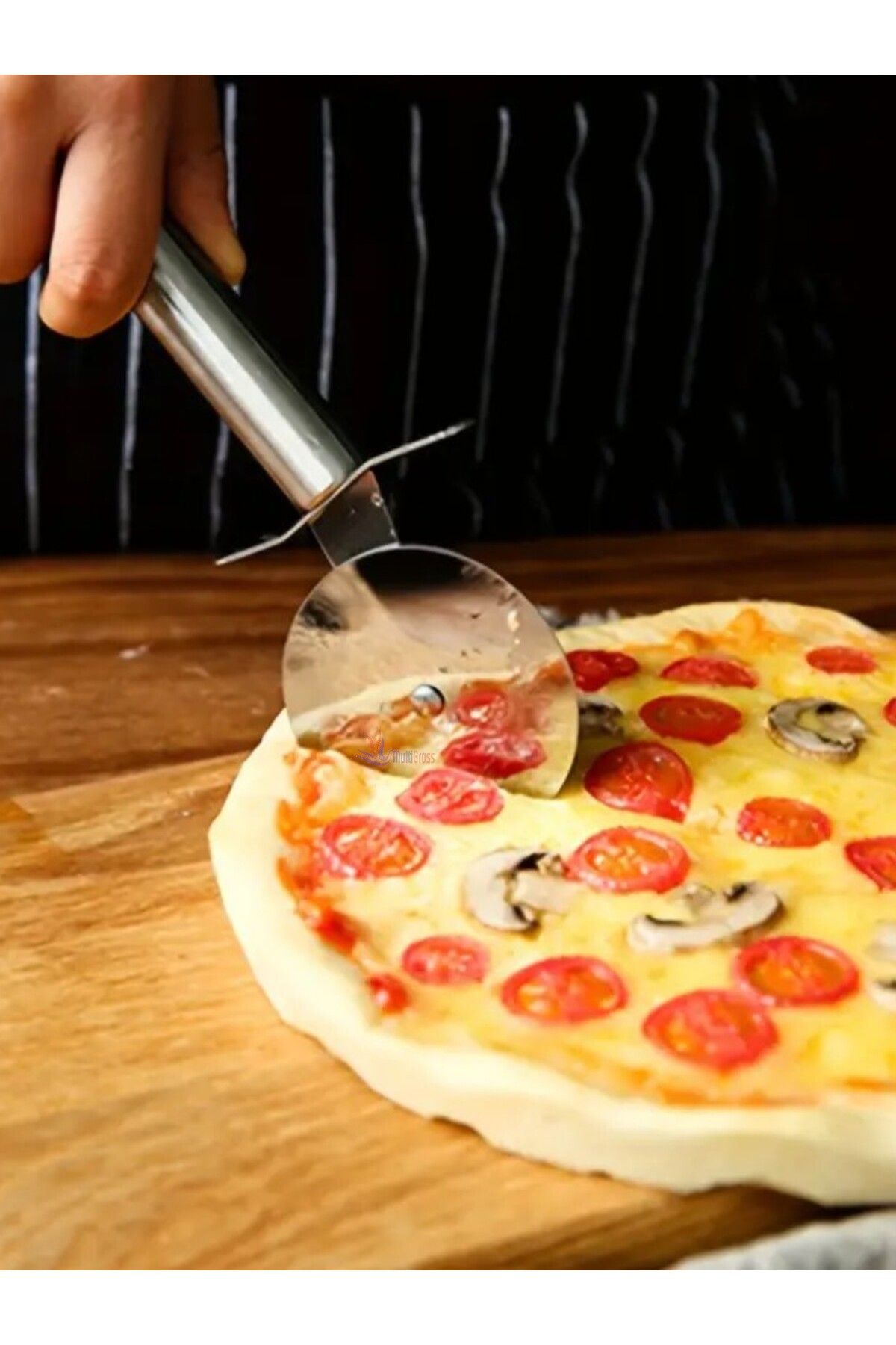 Multiamo Çelik Pizza Hamur Mantı Börek Kesme Ruleti | Pratik Pizza Kesici Dilimleyici Rulet
