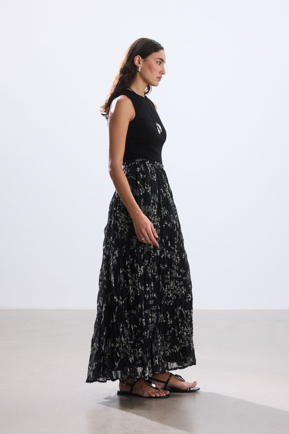 BE BLUE-Minimal Flower Patterned Skirt 5