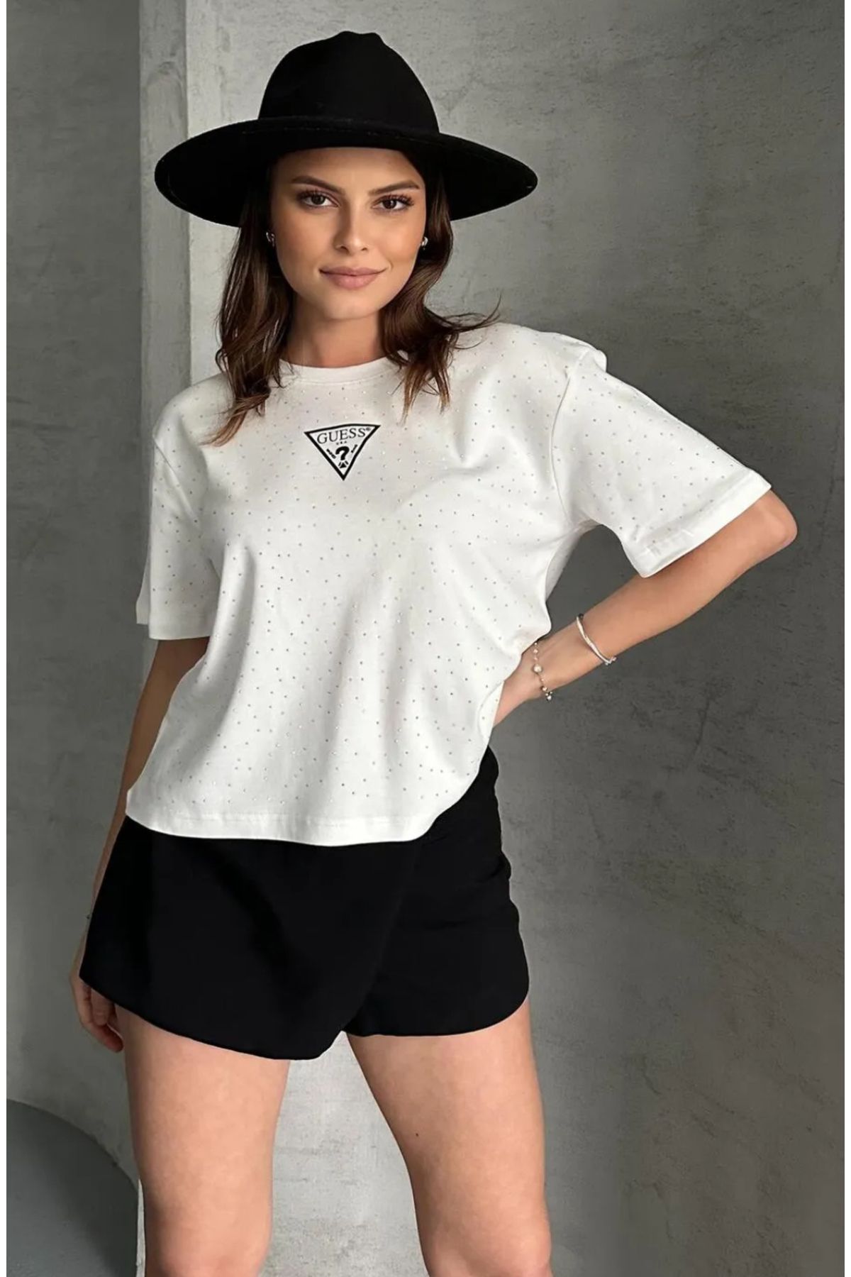Blissmood Üçgen marka taşlı Beyaz T-Shirt