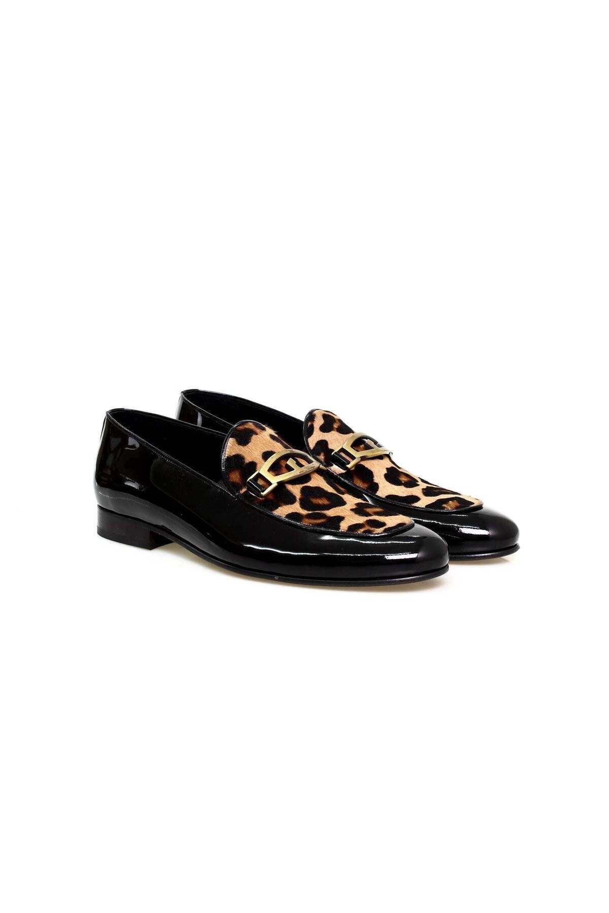 Butik SİYAH RUGAN TAYTÜYÜ LEOPAR DESENLİ BAĞCIKSIZ HAKİKİ DERİ ERKEK AYAKKABI