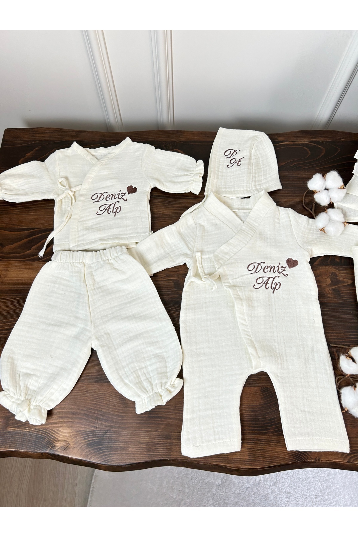 KARSU TASARIM İsme Özel Nakış Işlemeli 4katlı Müslin %100pamuk Hastane Çıkışı fotoğrafı 7 (önizleme)