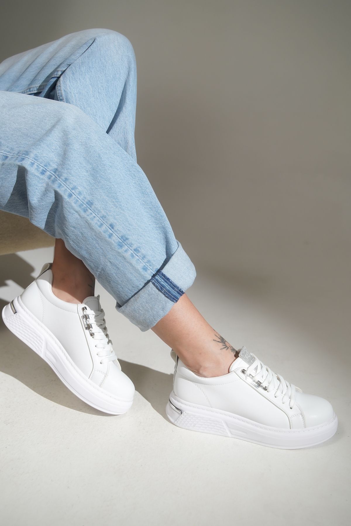 lovitto Bağcık Toka Detaylı Sneaker