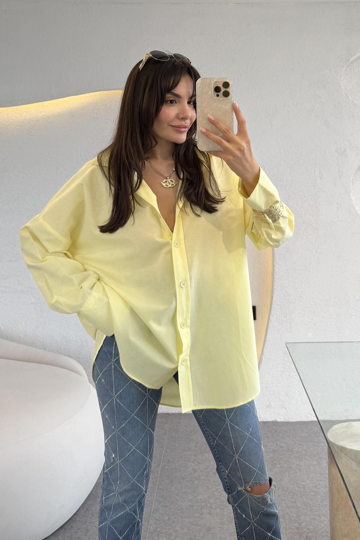 Gizem Ecemiş Monstere Sarı Oversize Gömlek