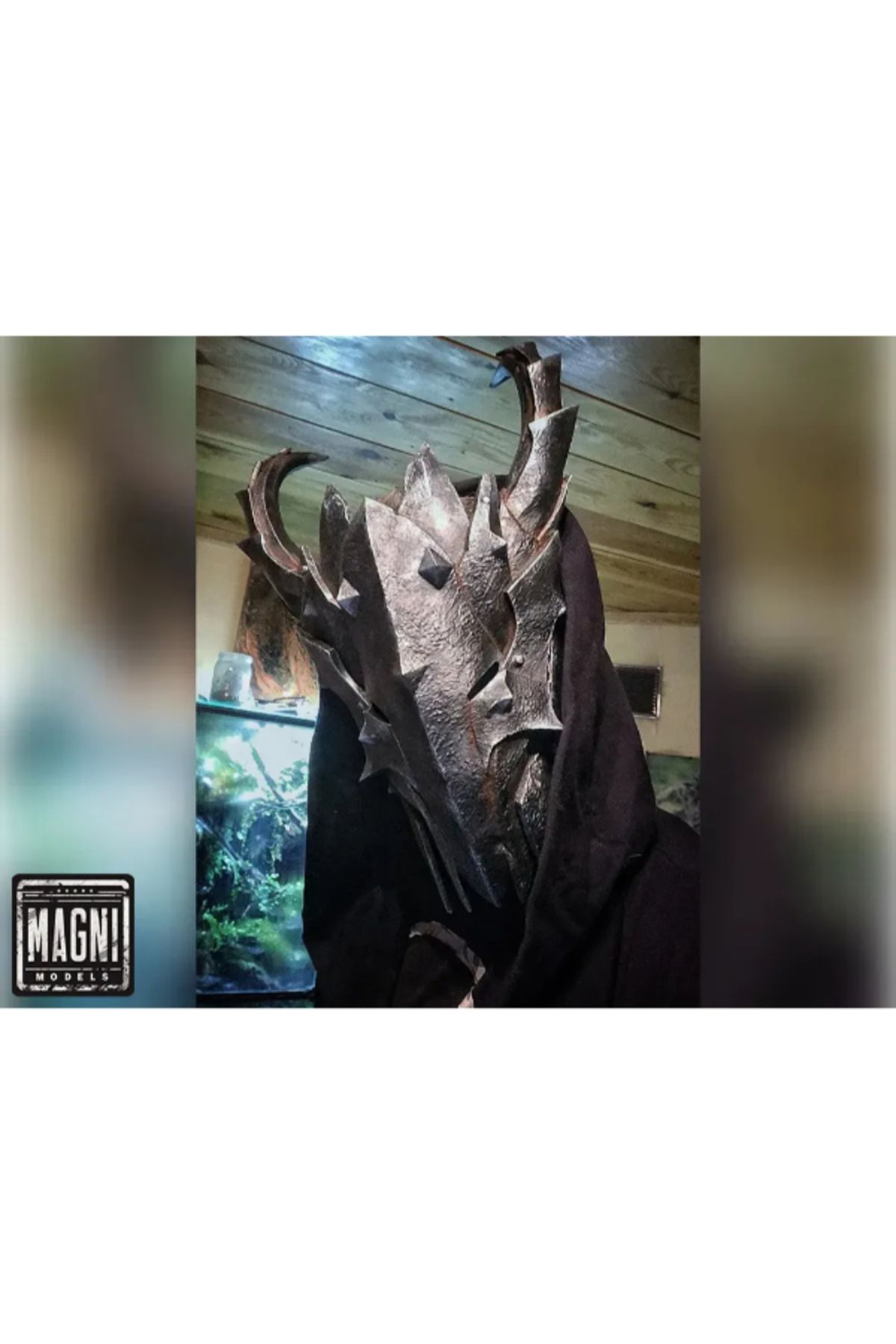 NOMOTHETIC Fell Rider Maske – Yüzüklerin Efendisi Temalı Koleksiyonluk