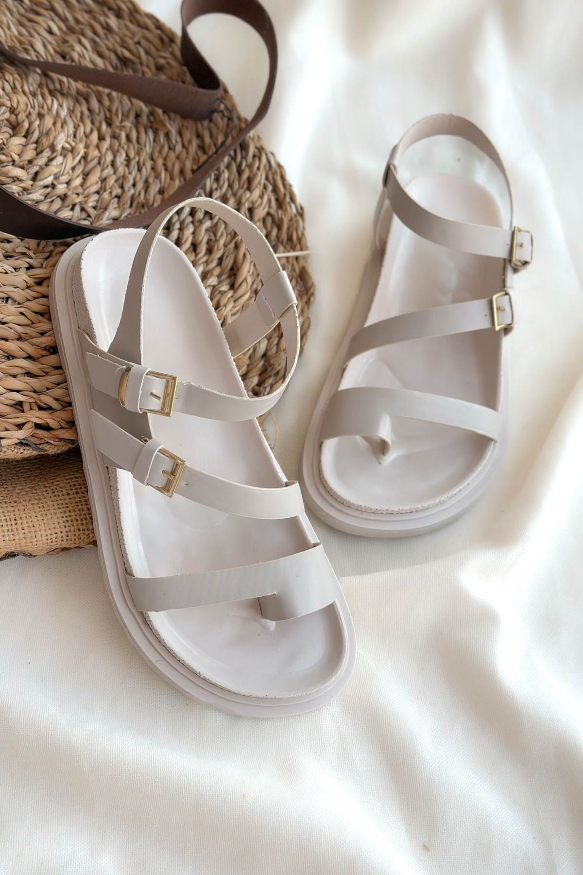 Shoebutik Smootie Bej Deri Parmak Arası Kadın Sandalet